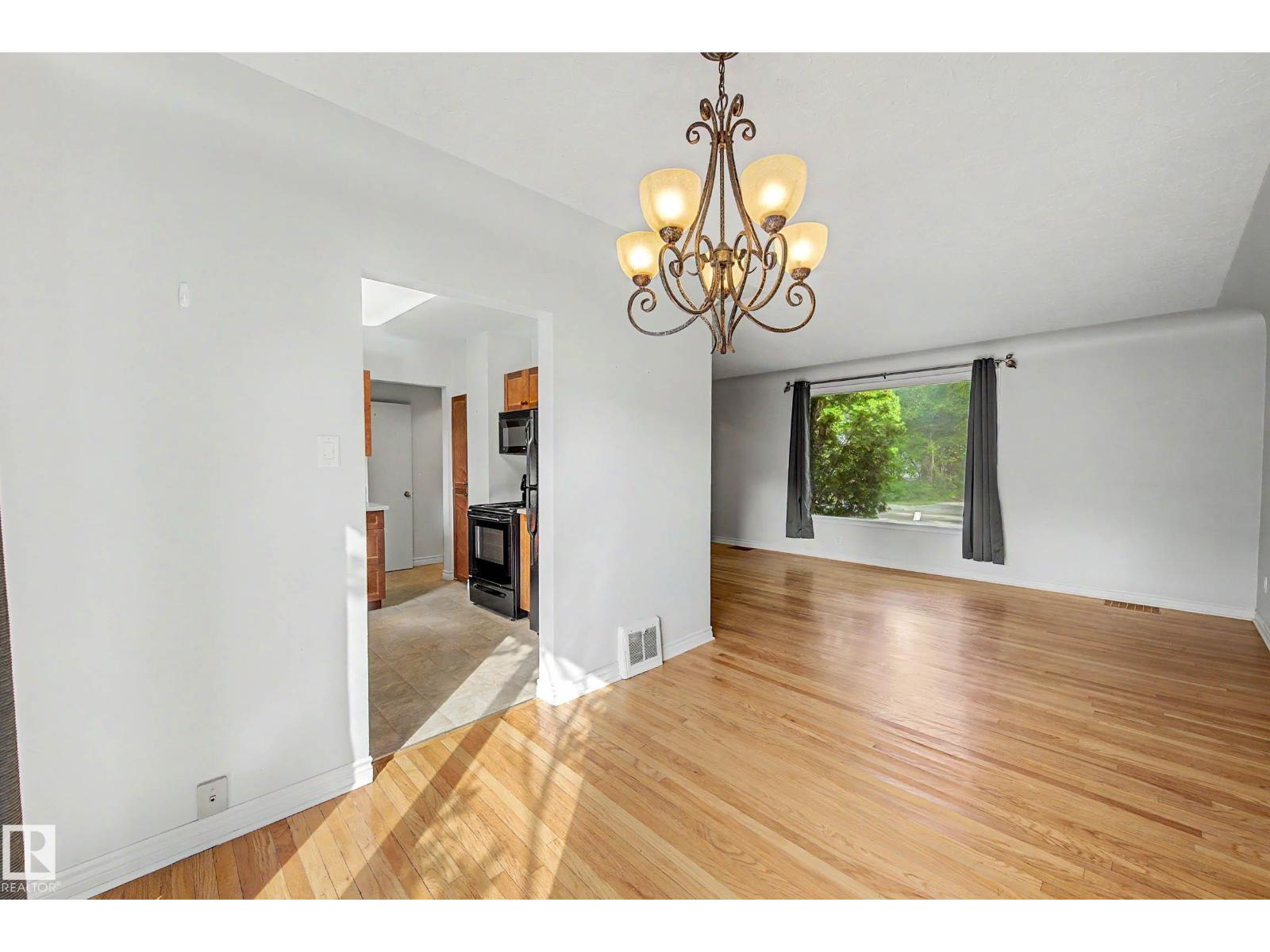 10830 138 St Nw Property Photo 9