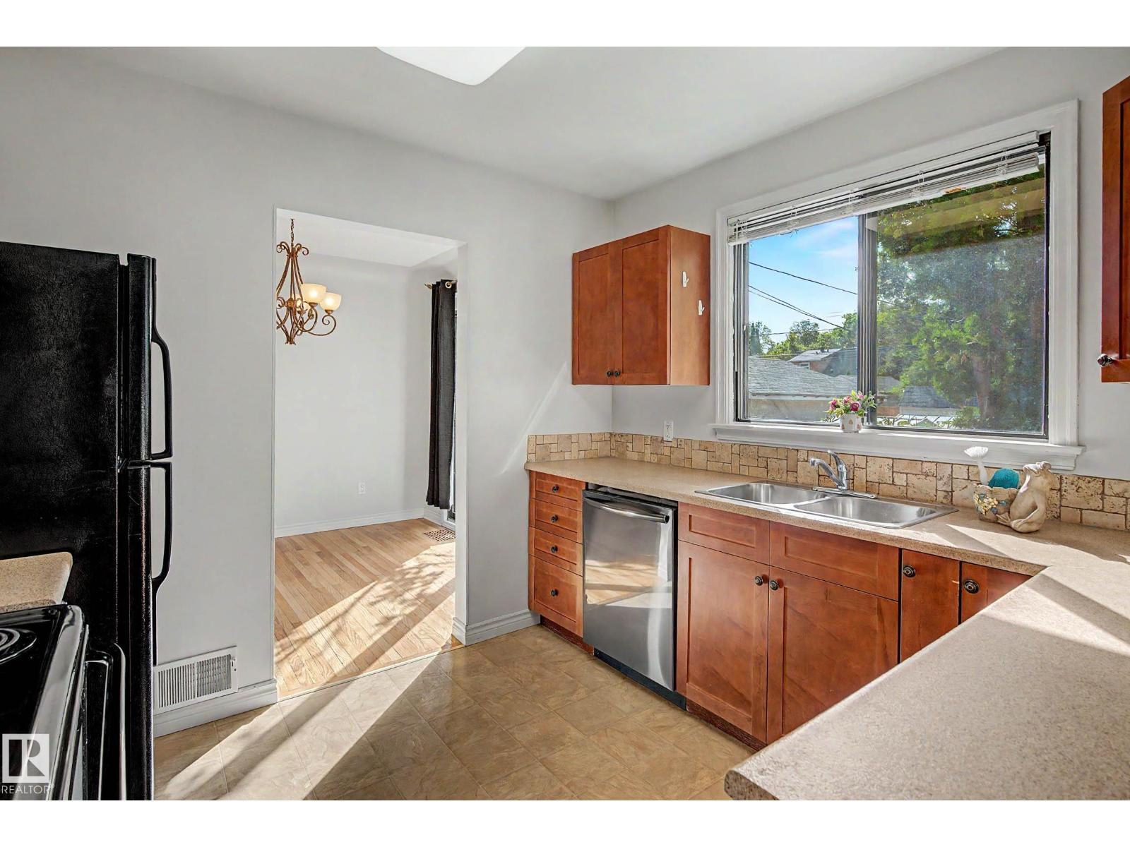 10830 138 St Nw Property Photo 12