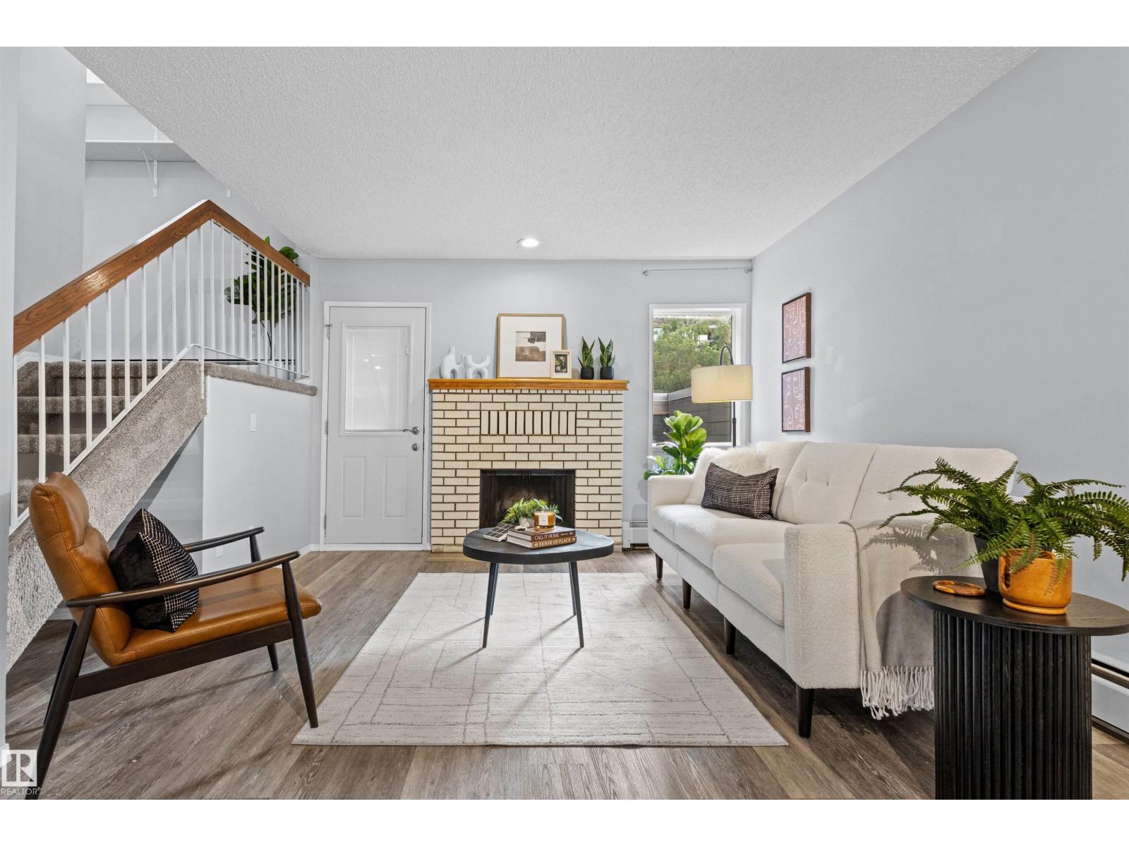 #7 10032 113 St Nw Property Photo 9
