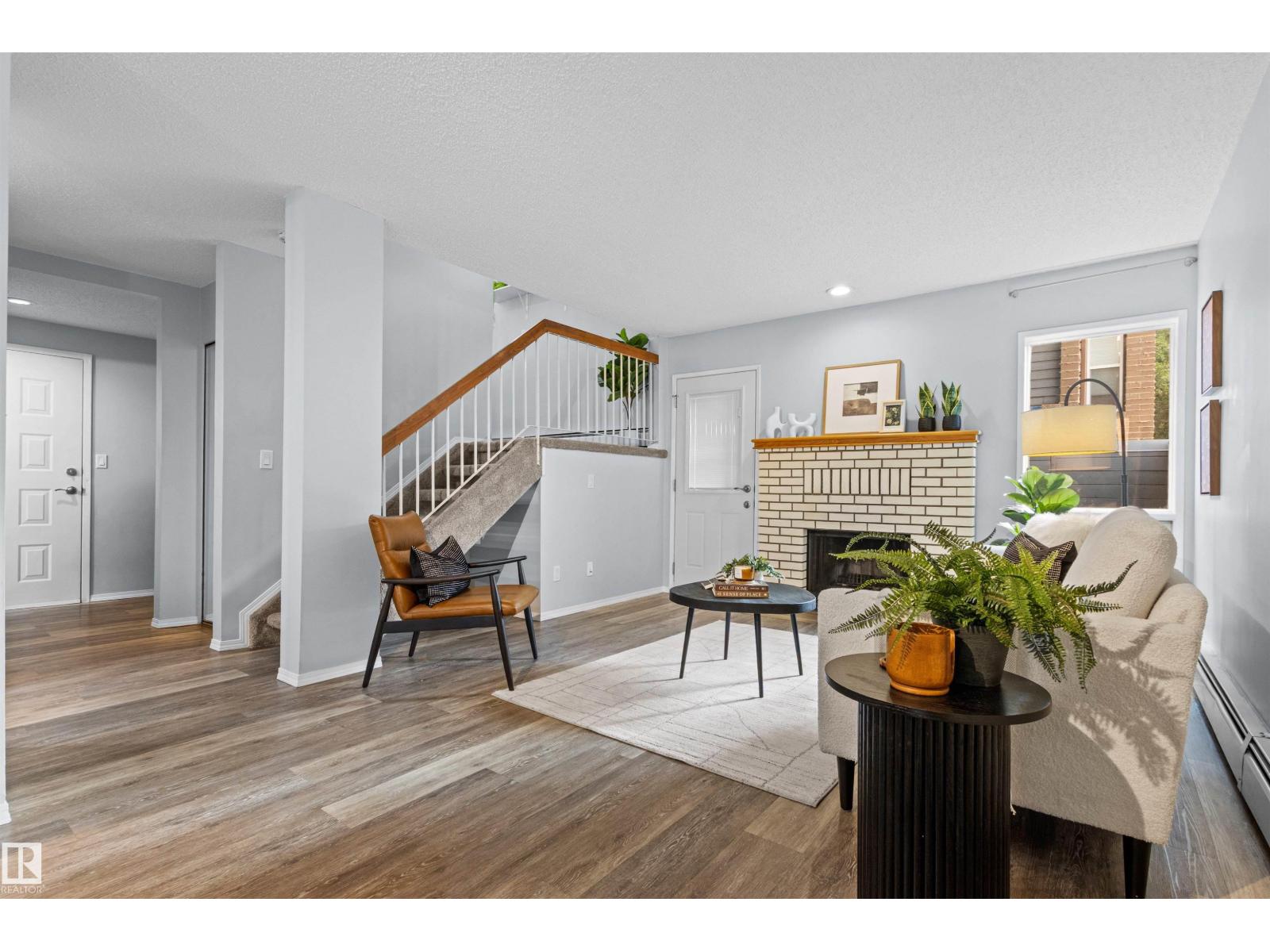 #7 10032 113 St Nw Property Photo 30