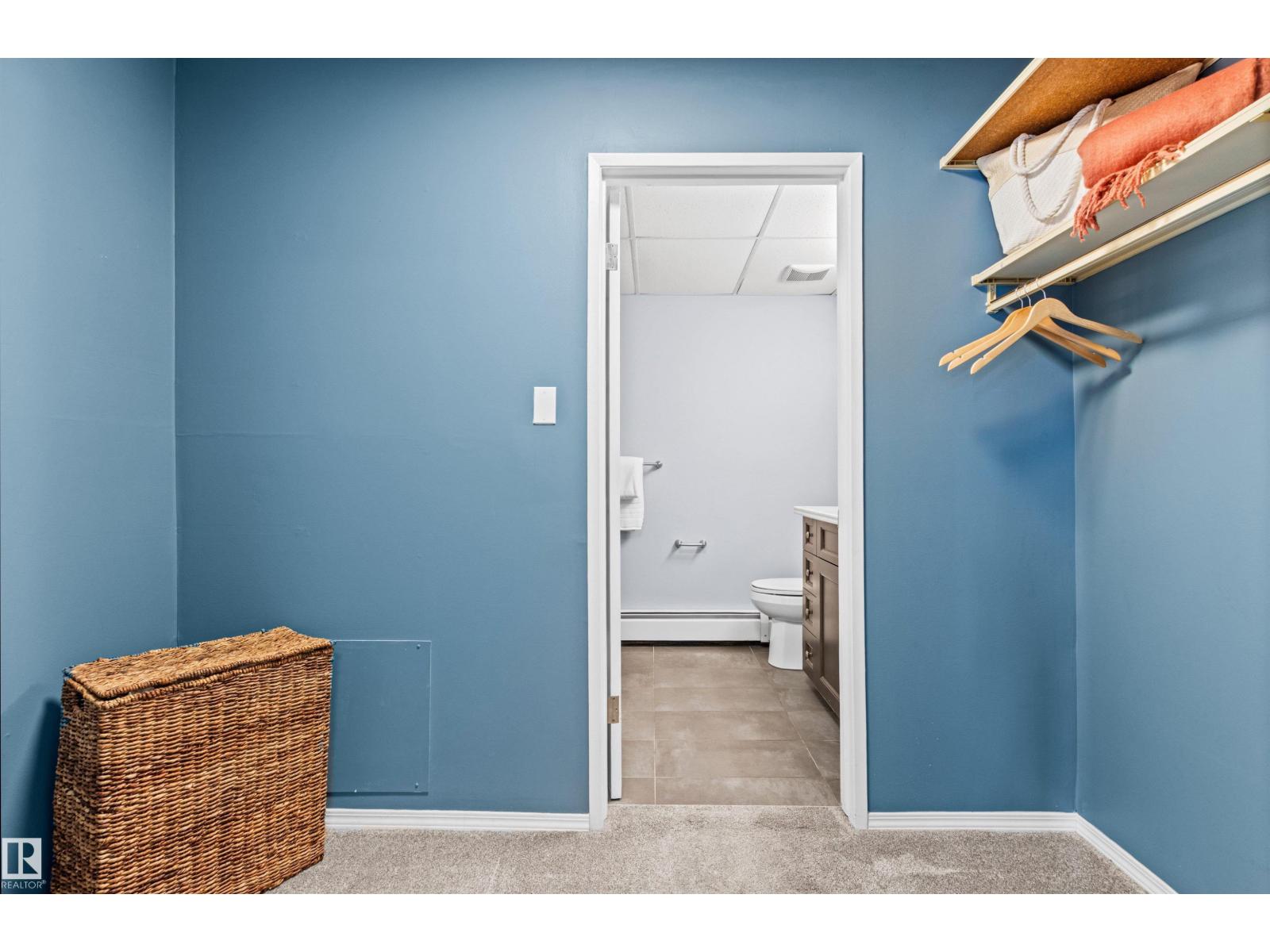 #7 10032 113 St Nw Property Photo 42