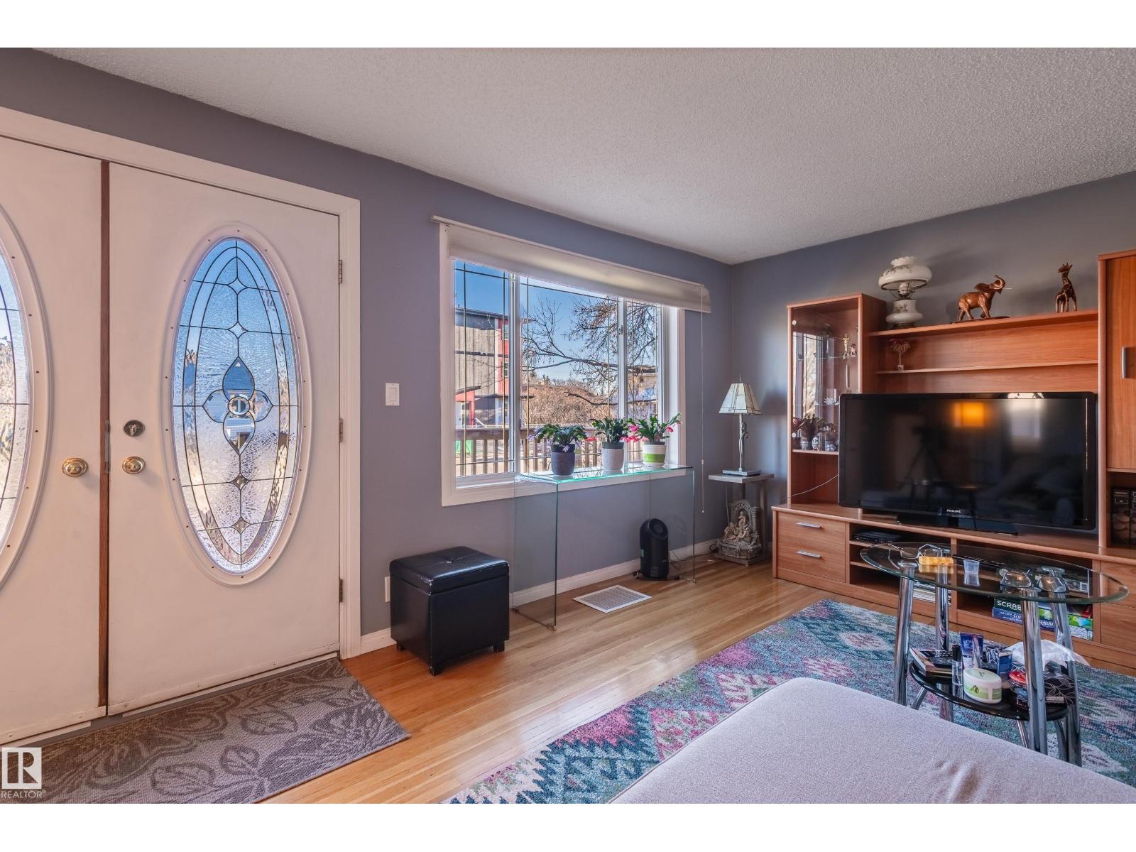 10532 157 St Nw Property Photo 14