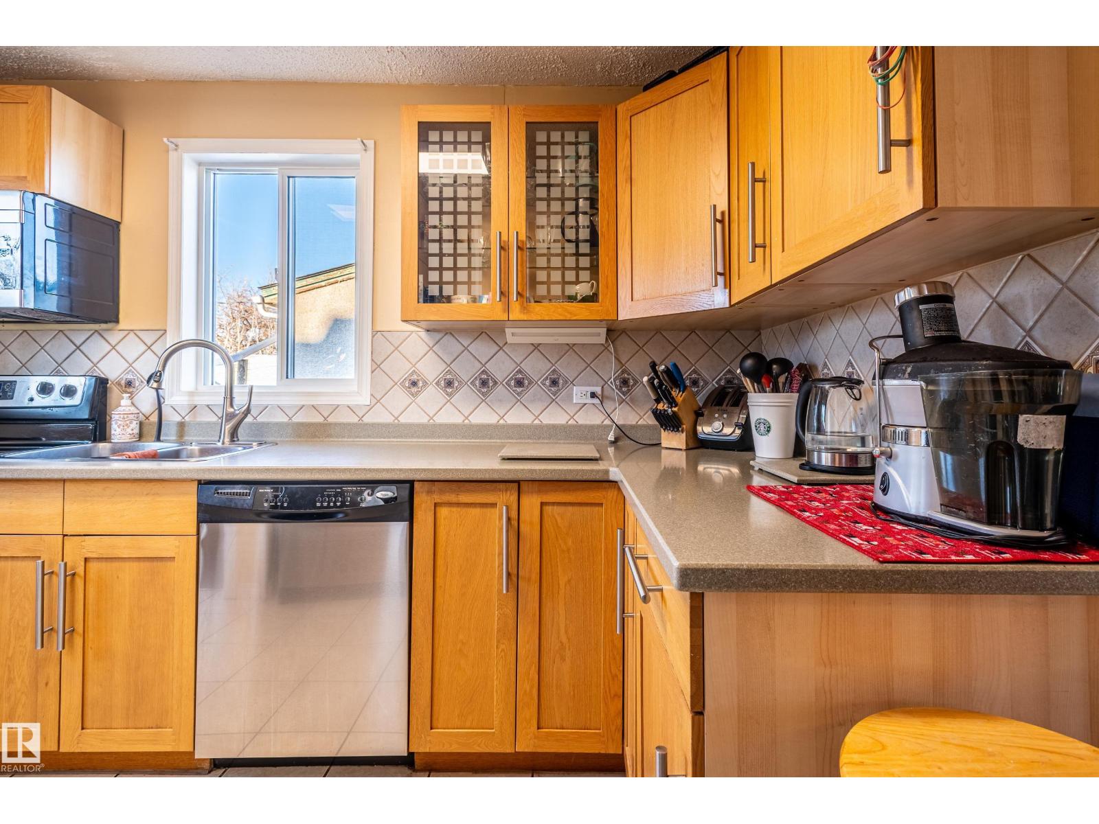 10532 157 St Nw Property Photo 18