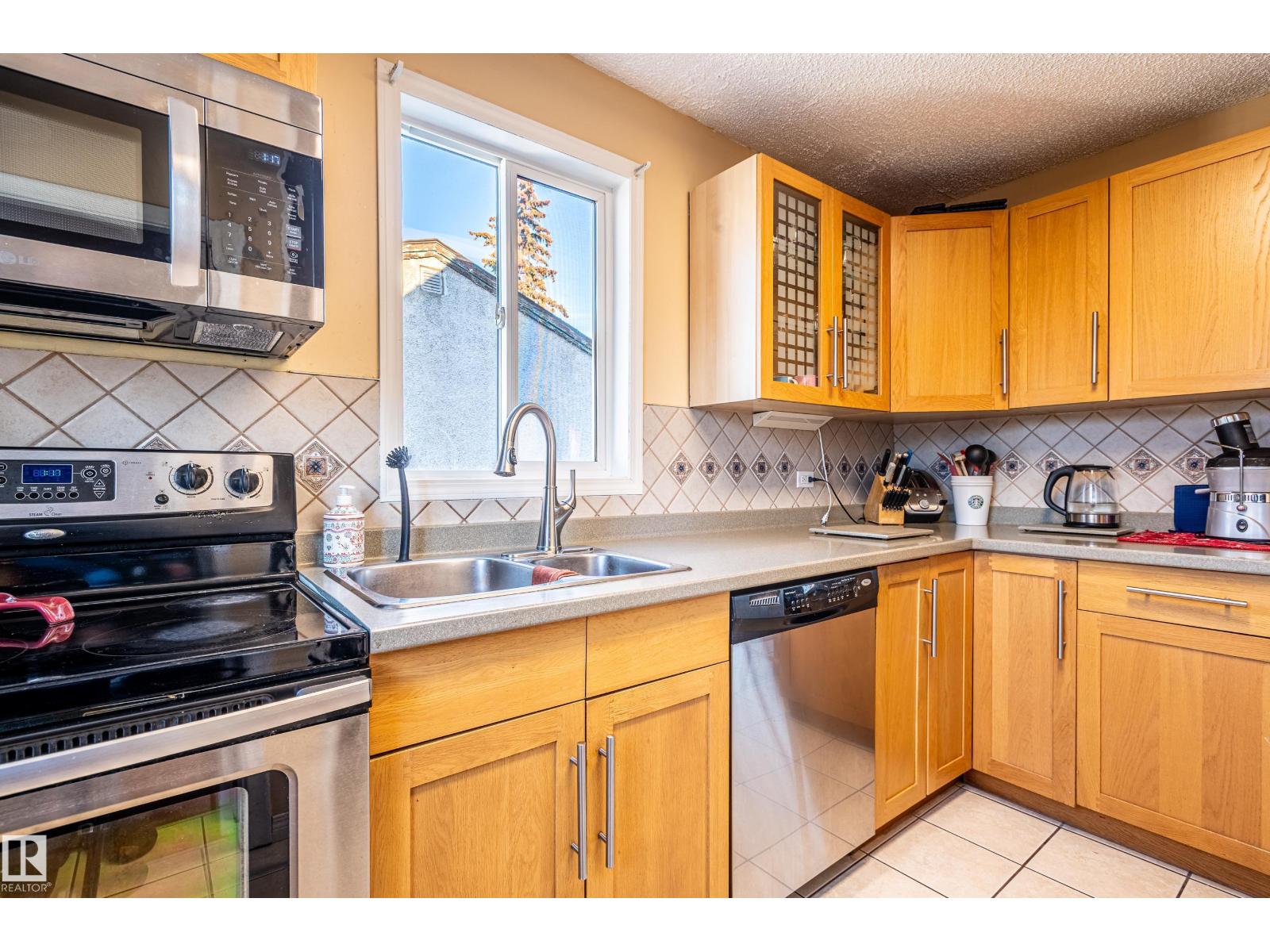 10532 157 St Nw Property Photo 19