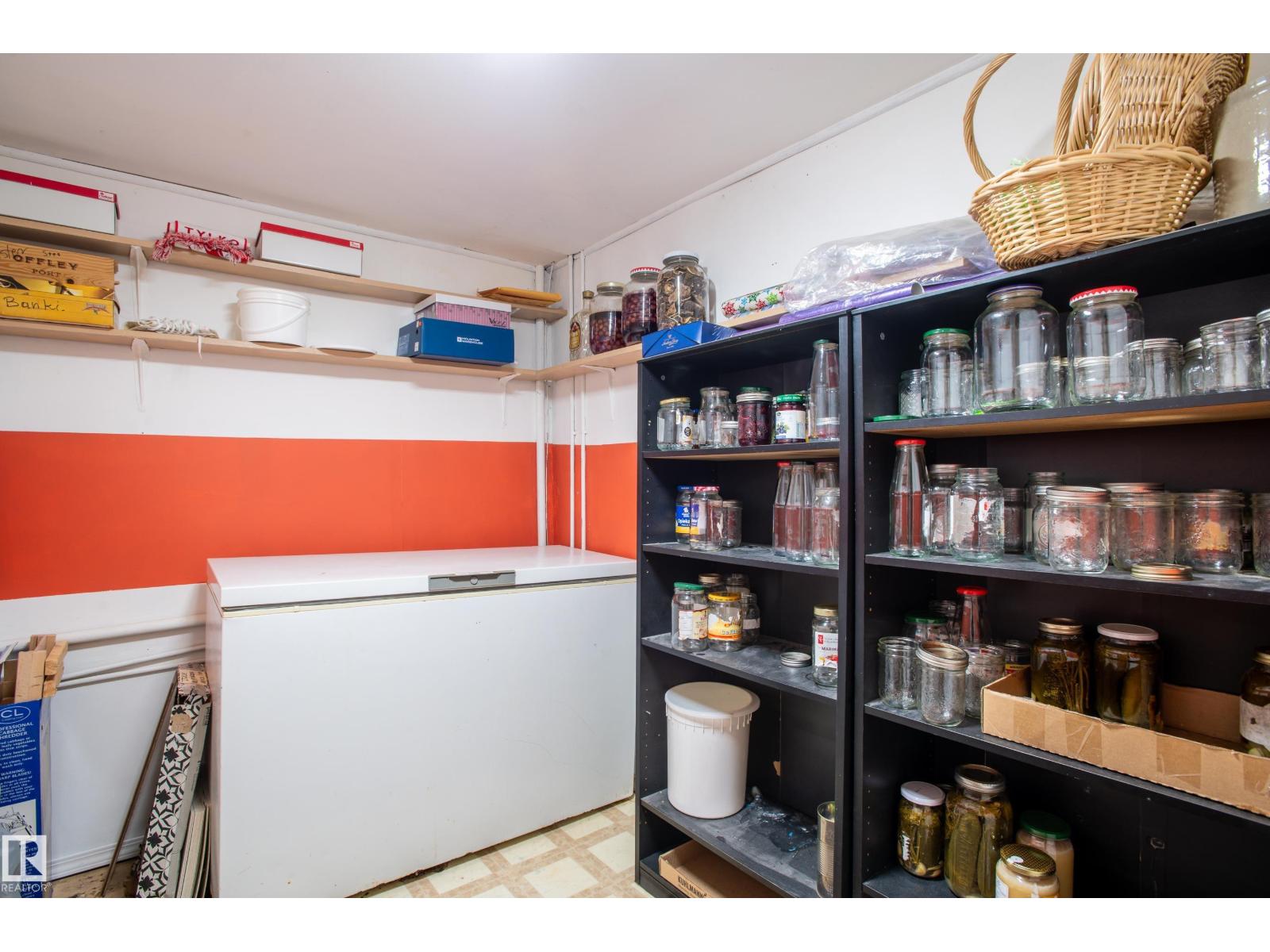 10532 157 St Nw Property Photo 40