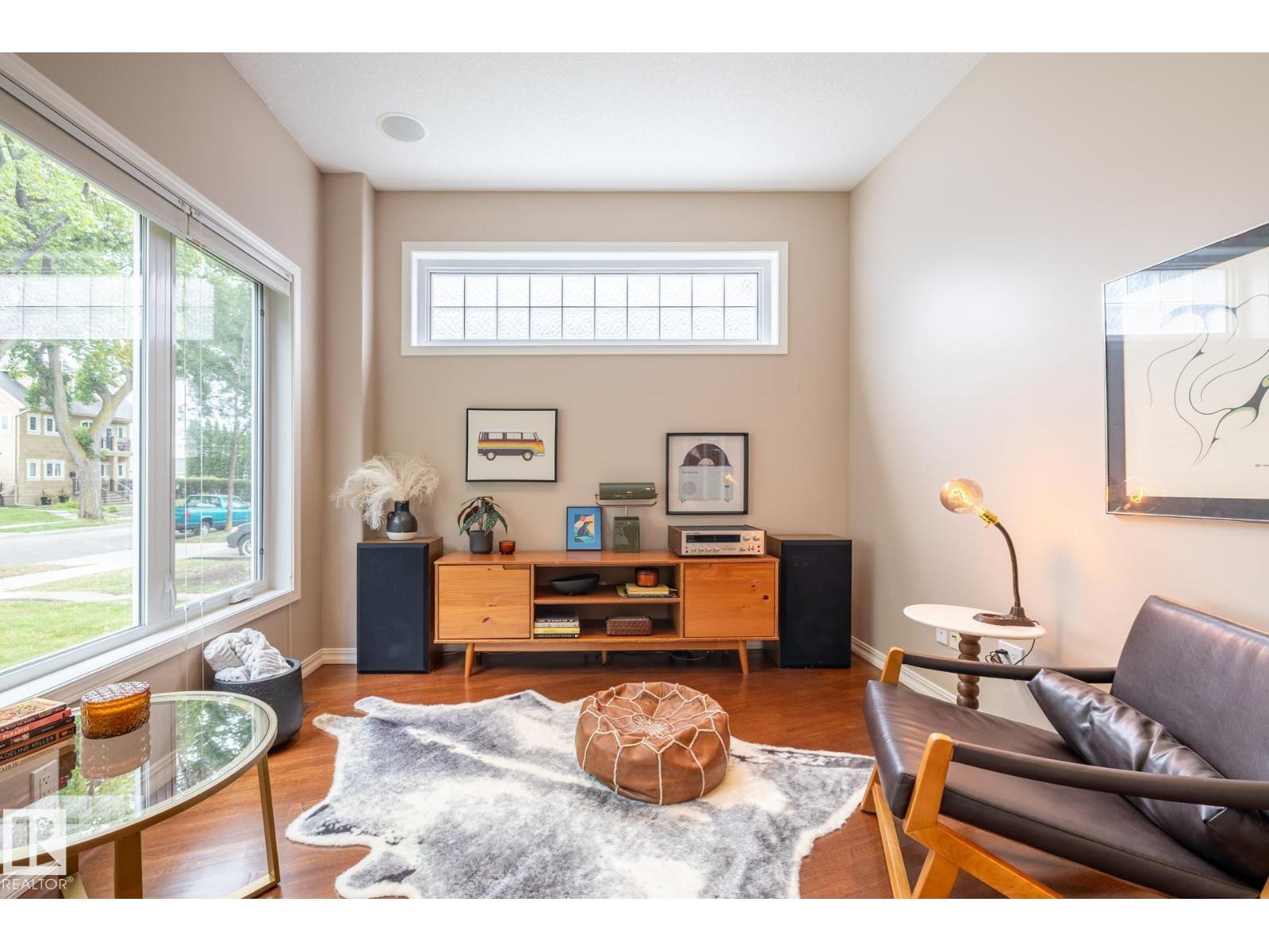 11122 52 St Nw Property Photo 7