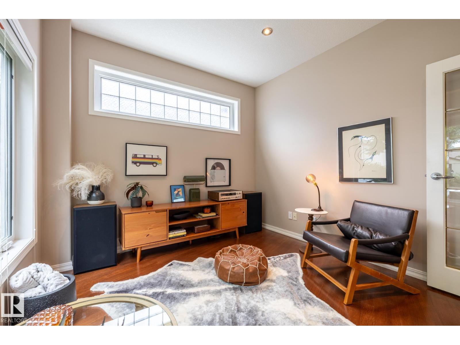 11122 52 St Nw Property Photo 8