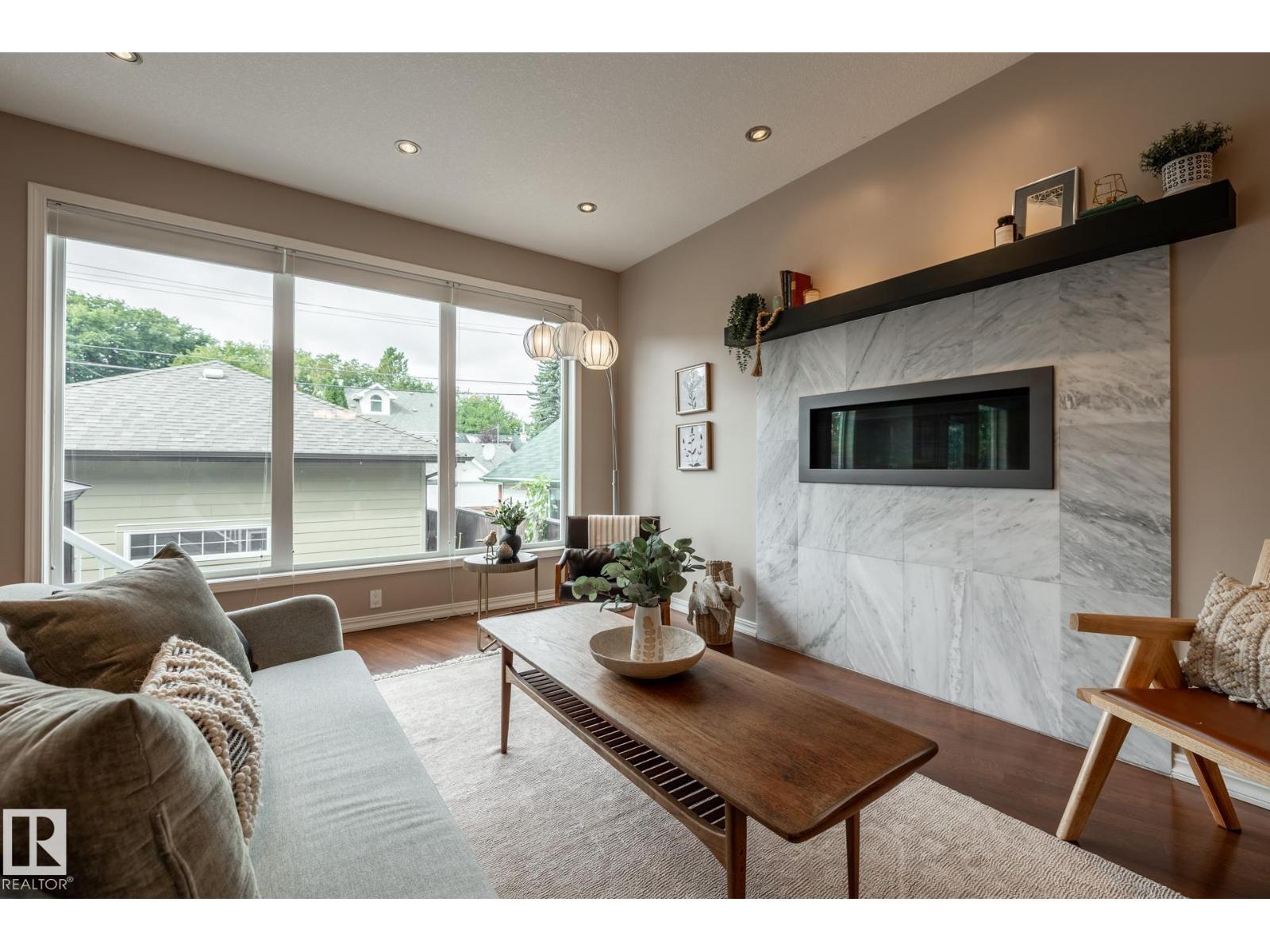 11122 52 St Nw Property Photo 16