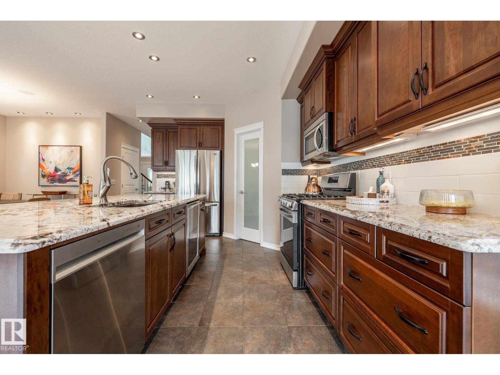 11122 52 St Nw Property Photo 24