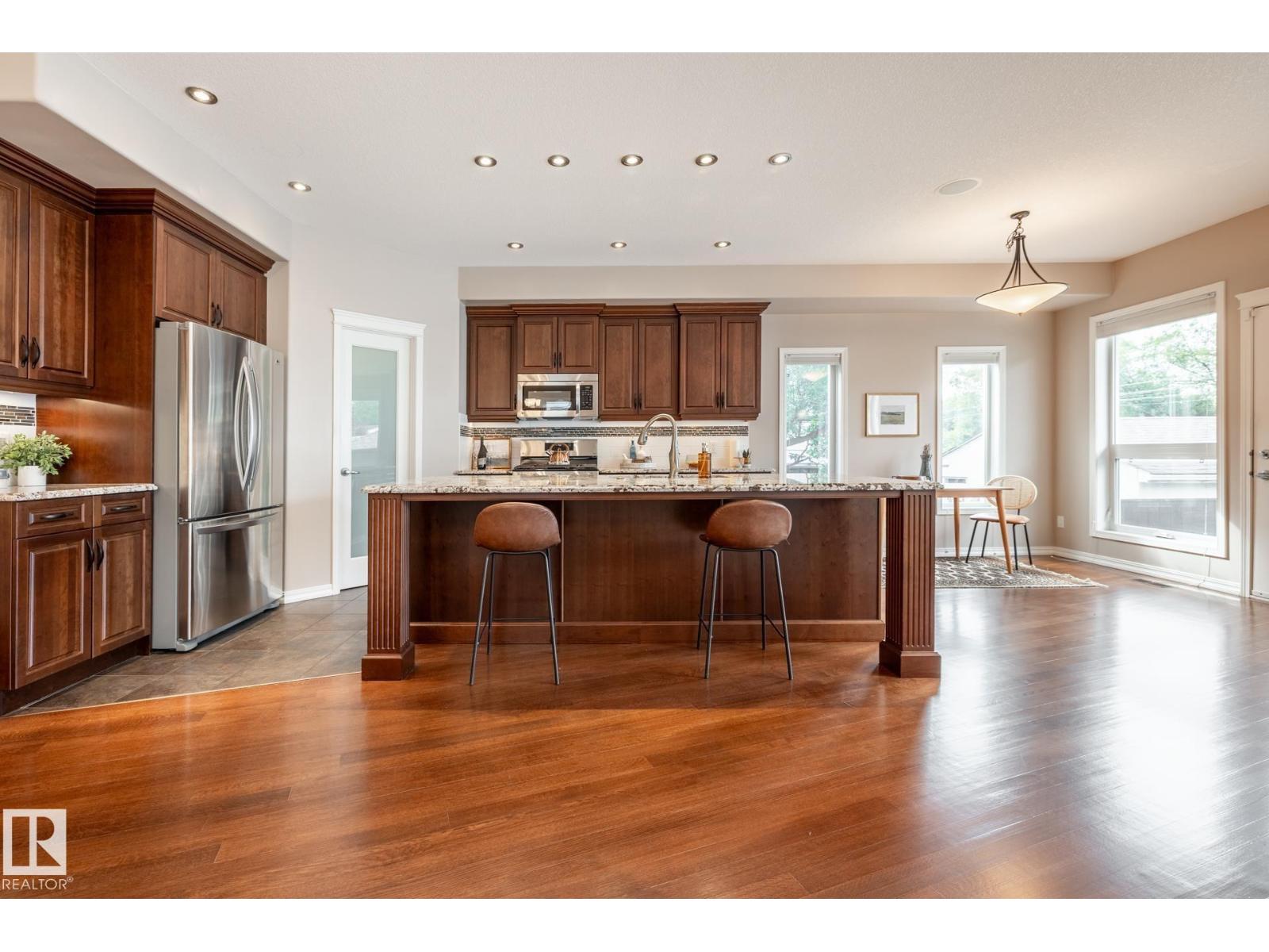 11122 52 St Nw Property Photo 29