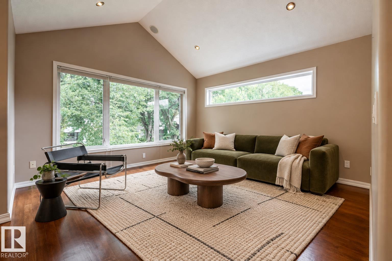 11122 52 St Nw Property Photo 32