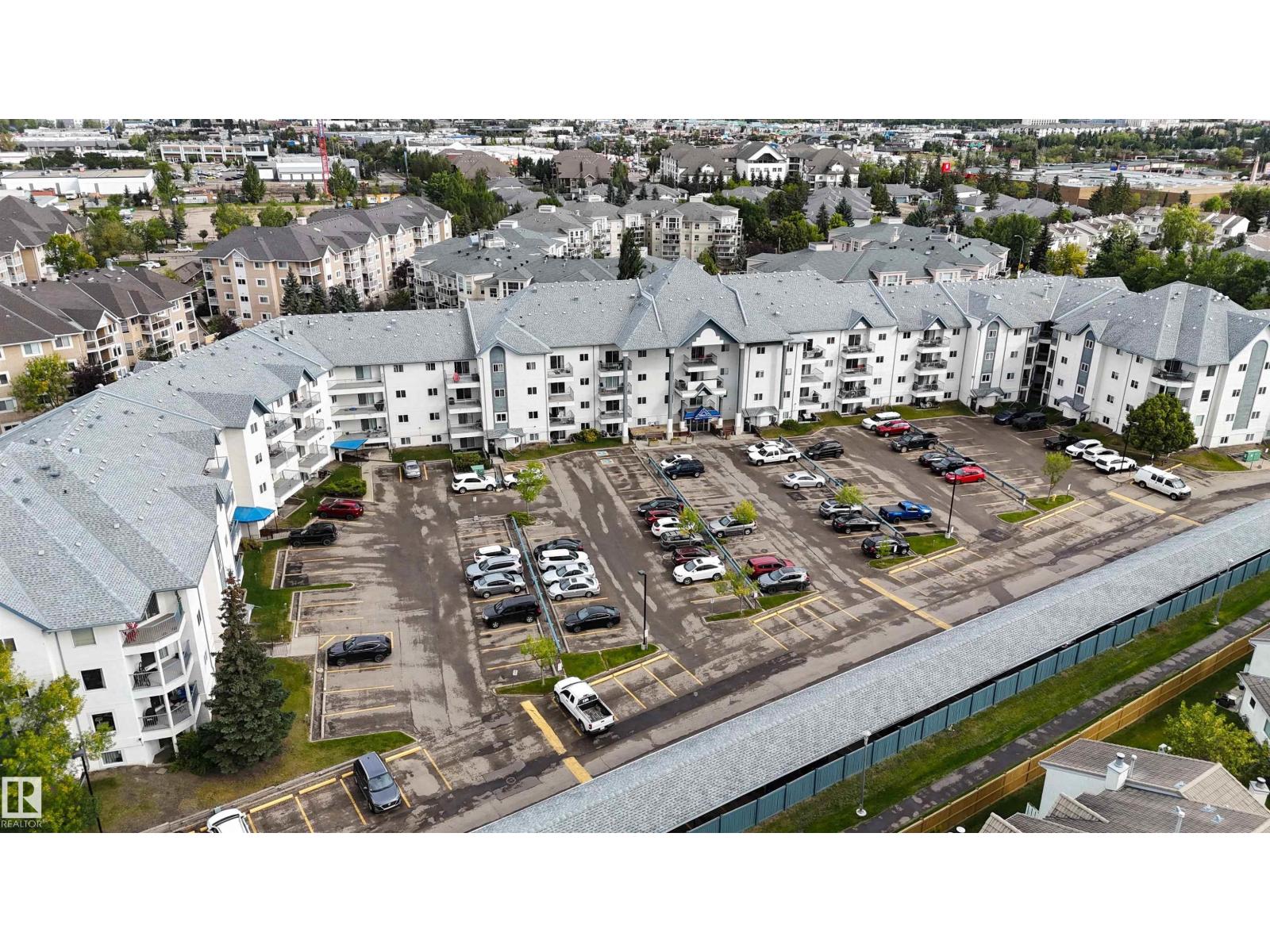 #103 9620 174 St Nw Photo de la propriété 1