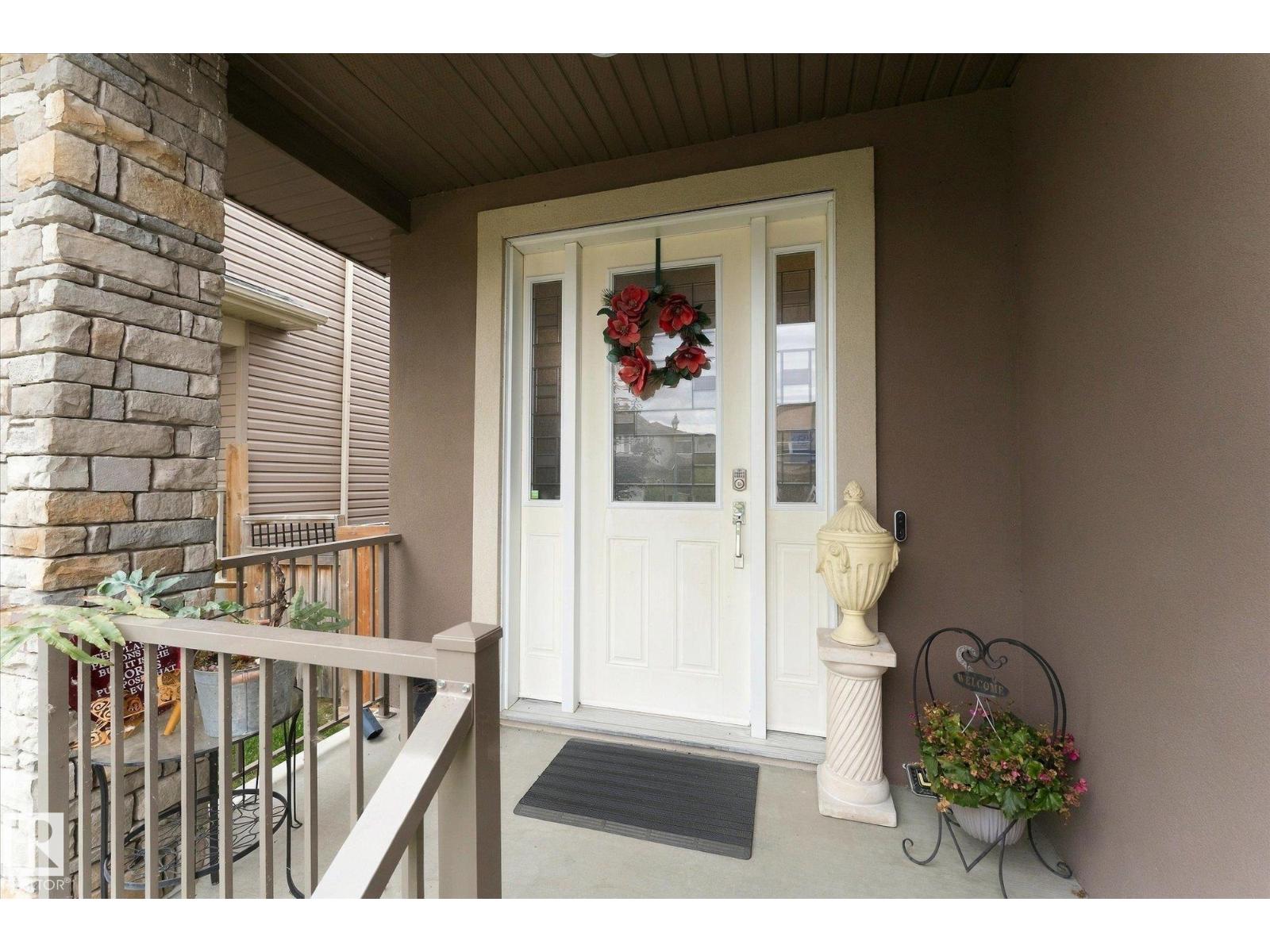 4 Lakeshore Cv Property Photo 2