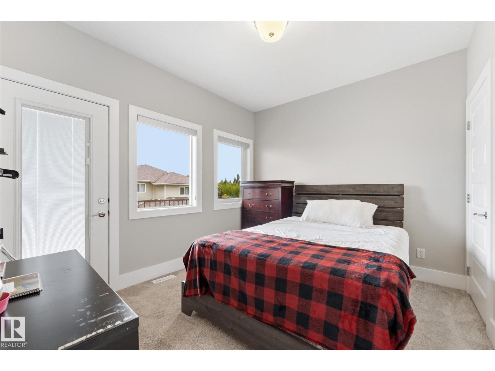4 Lakeshore Cv Property Photo 24