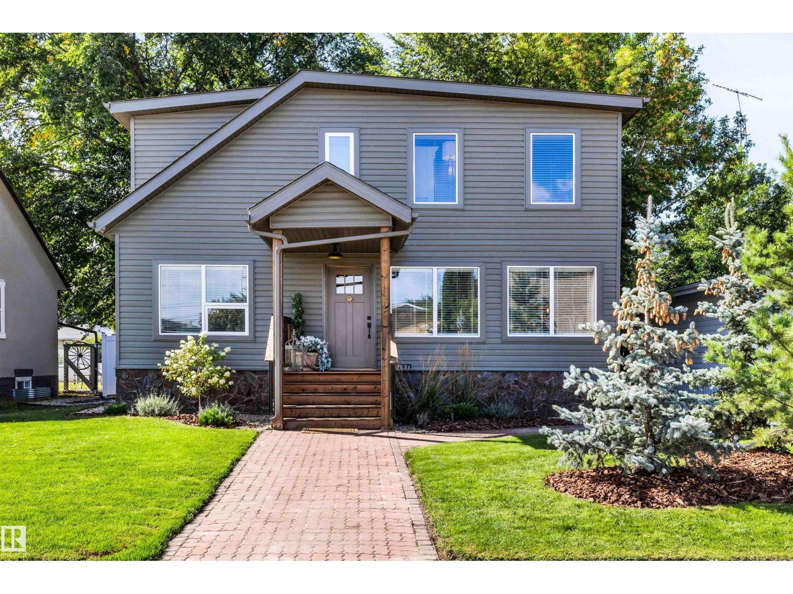 5021 49 Av Property Photo 2
