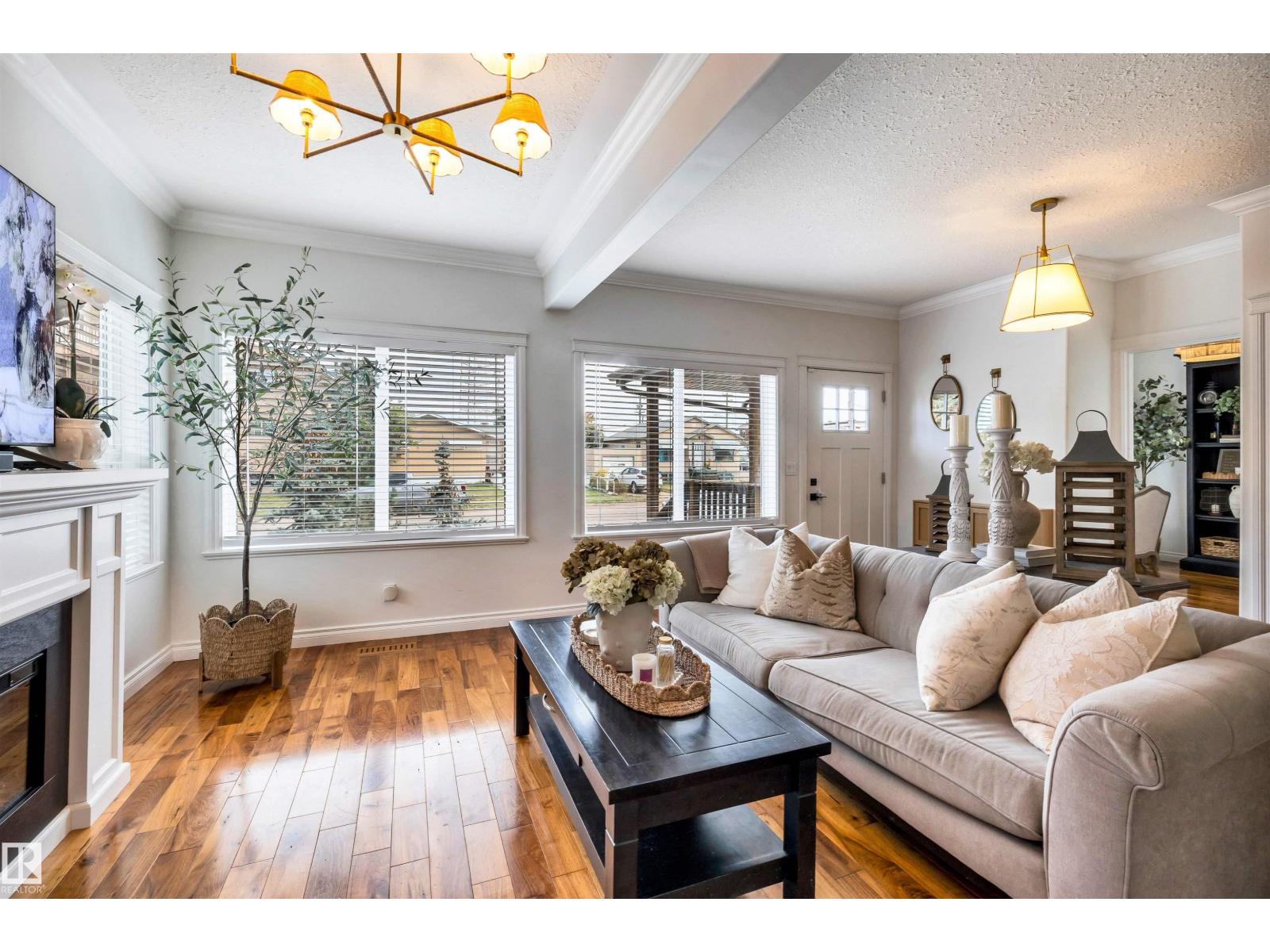 5021 49 Av Property Photo 5