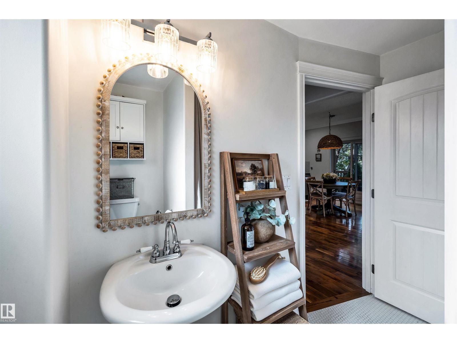 5021 49 Av Property Photo 14