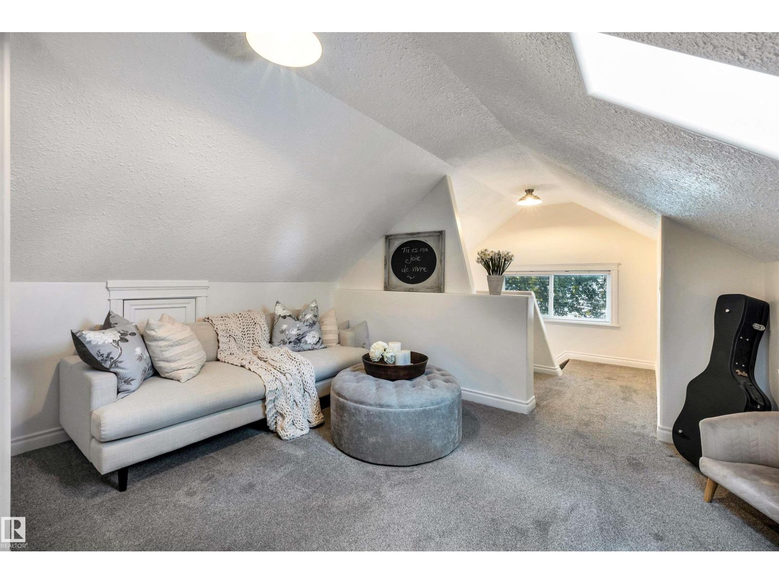 5021 49 Av Property Photo 17