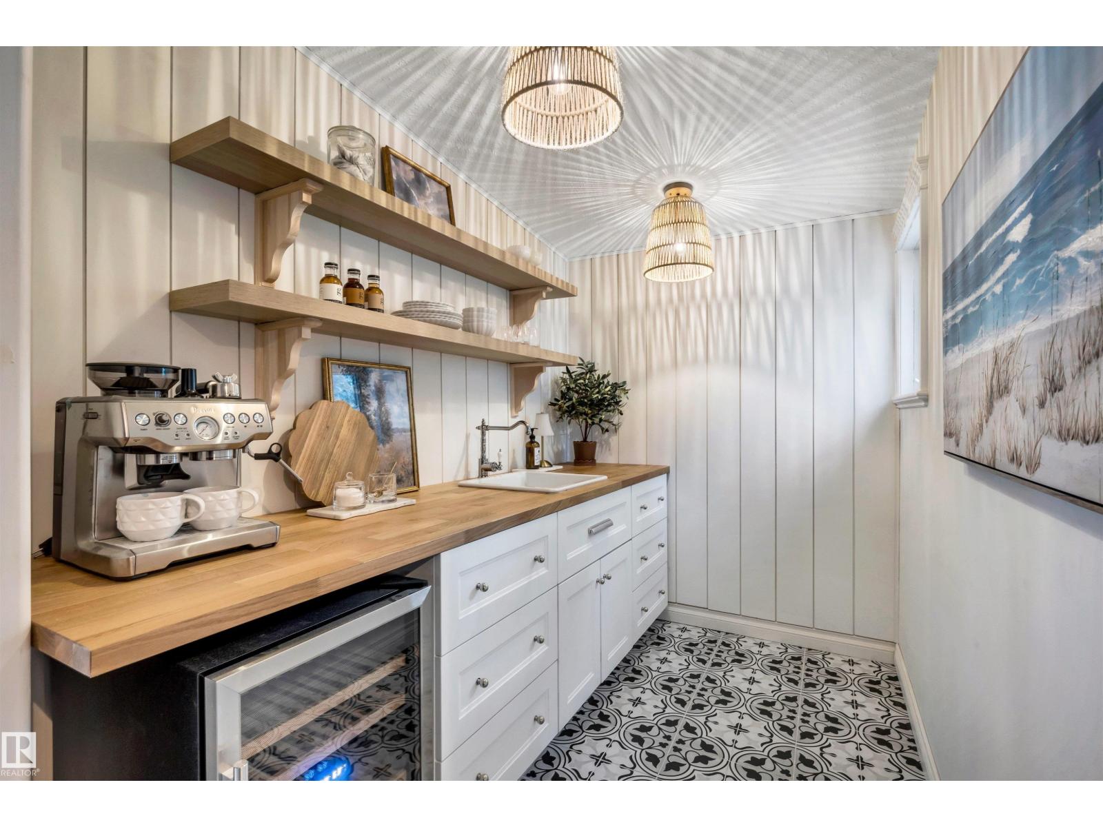 5021 49 Av Property Photo 18