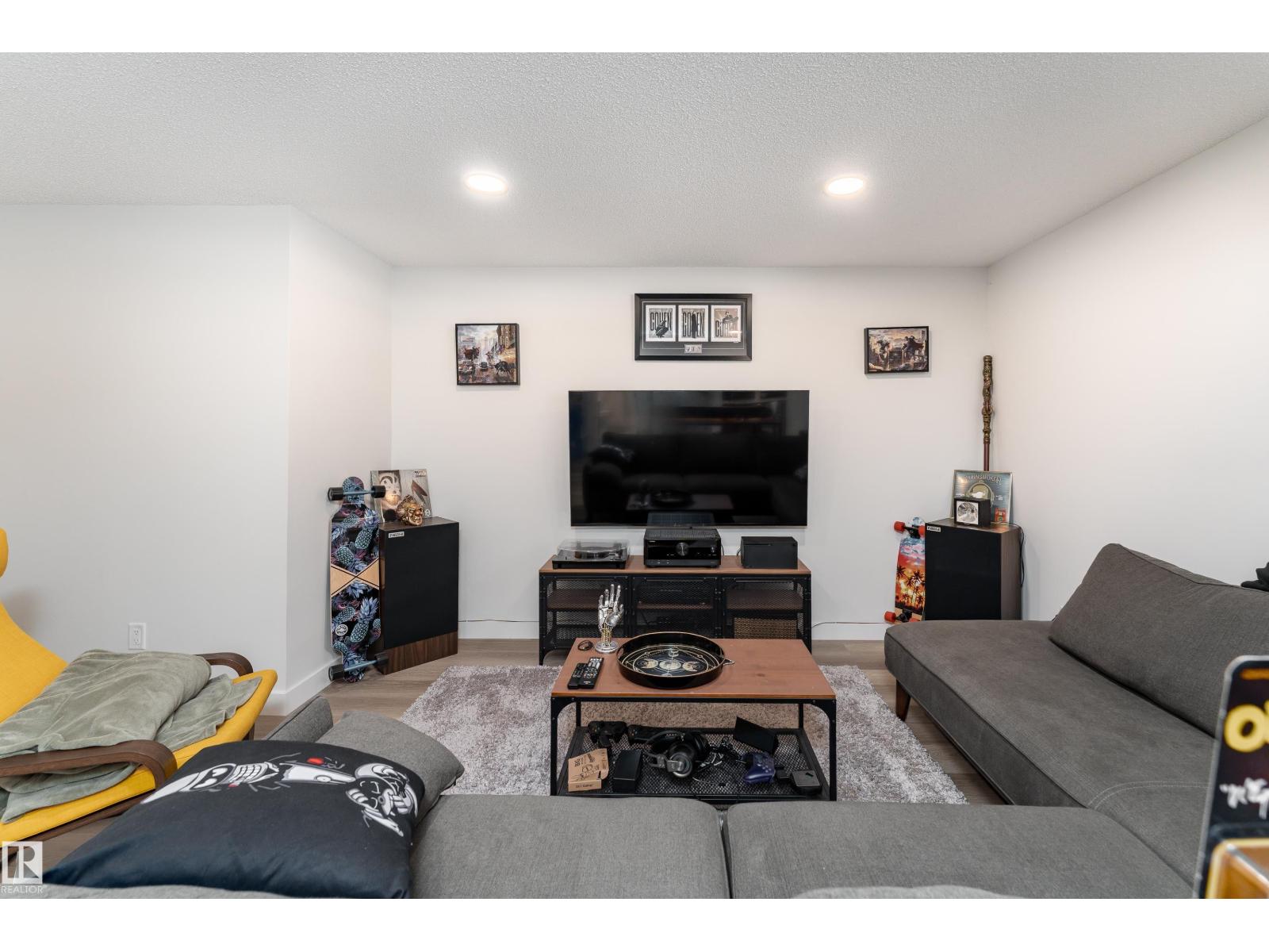 9119 183 Av Nw Property Photo 22