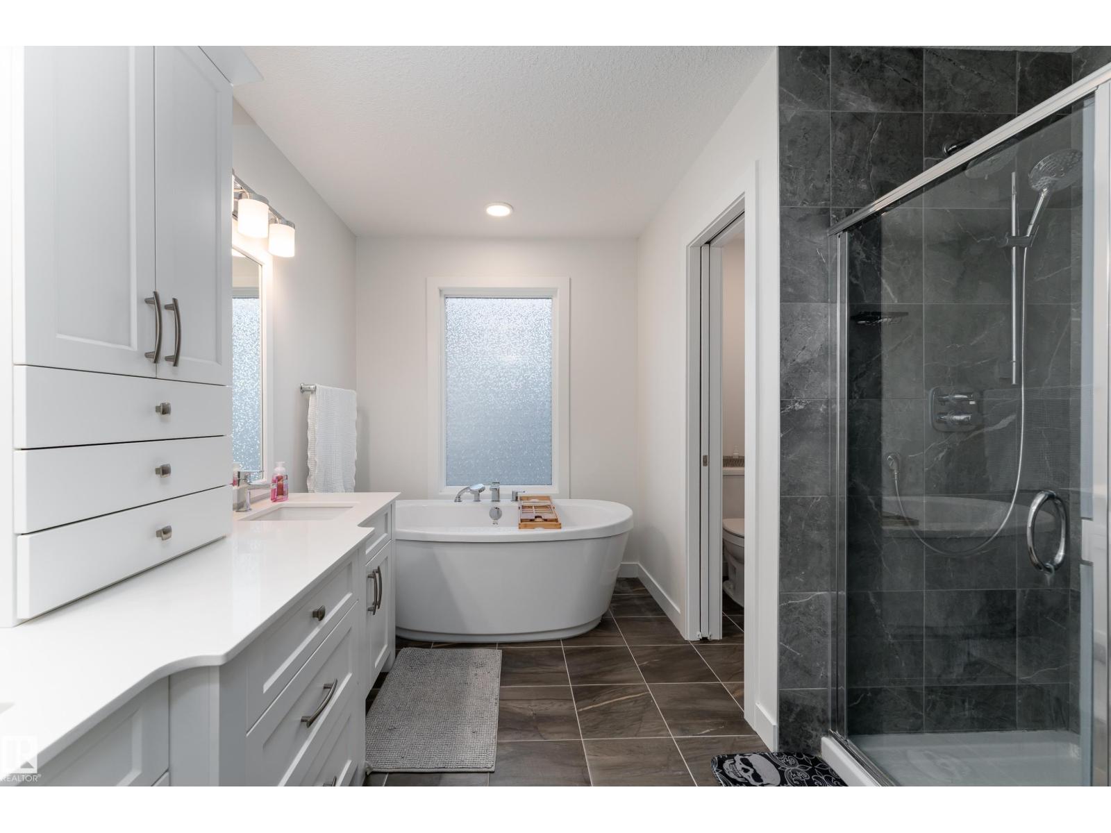 9119 183 Av Nw Property Photo 36
