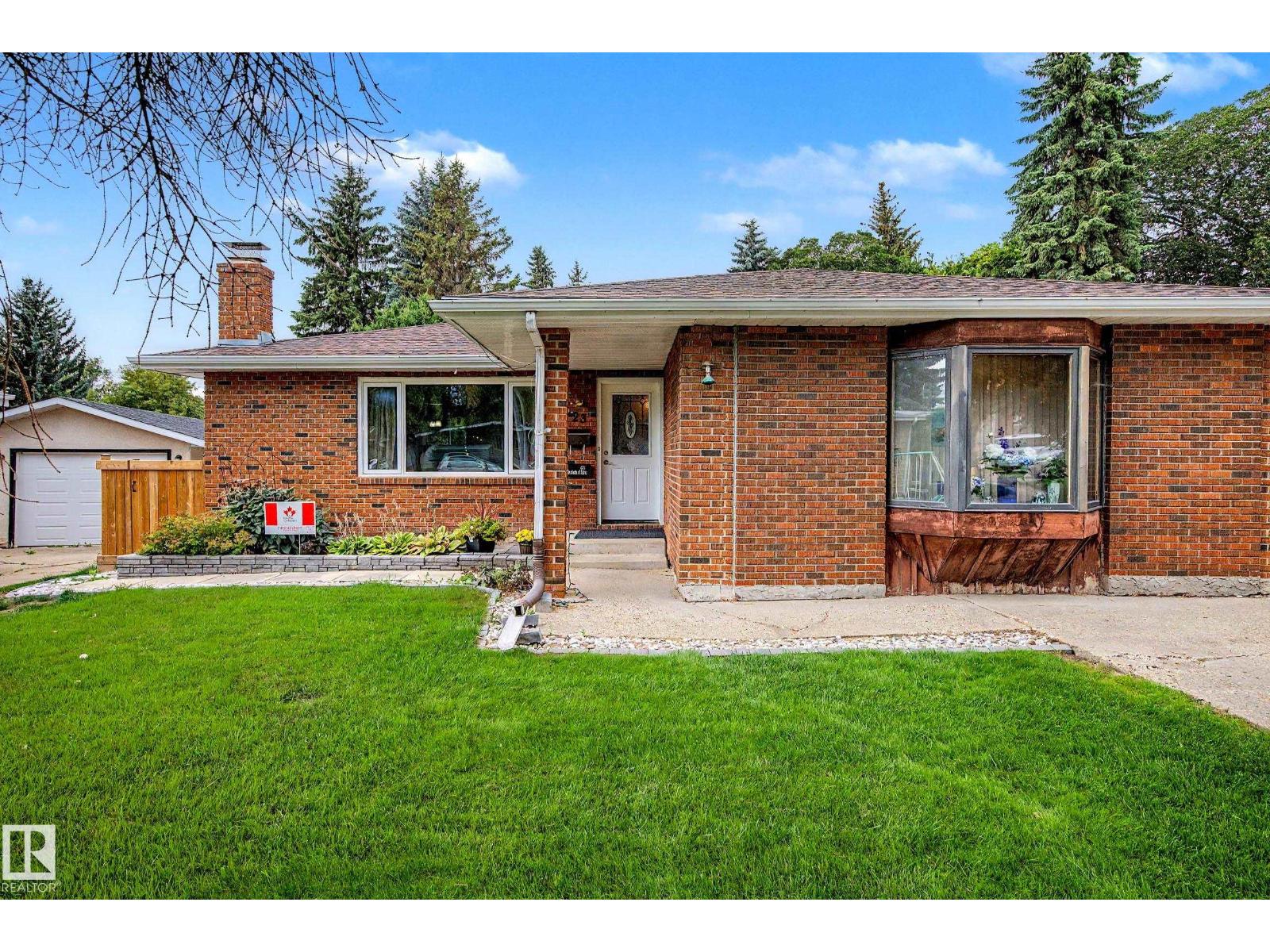 23 Montcalm Cr Photo de la propriété 1