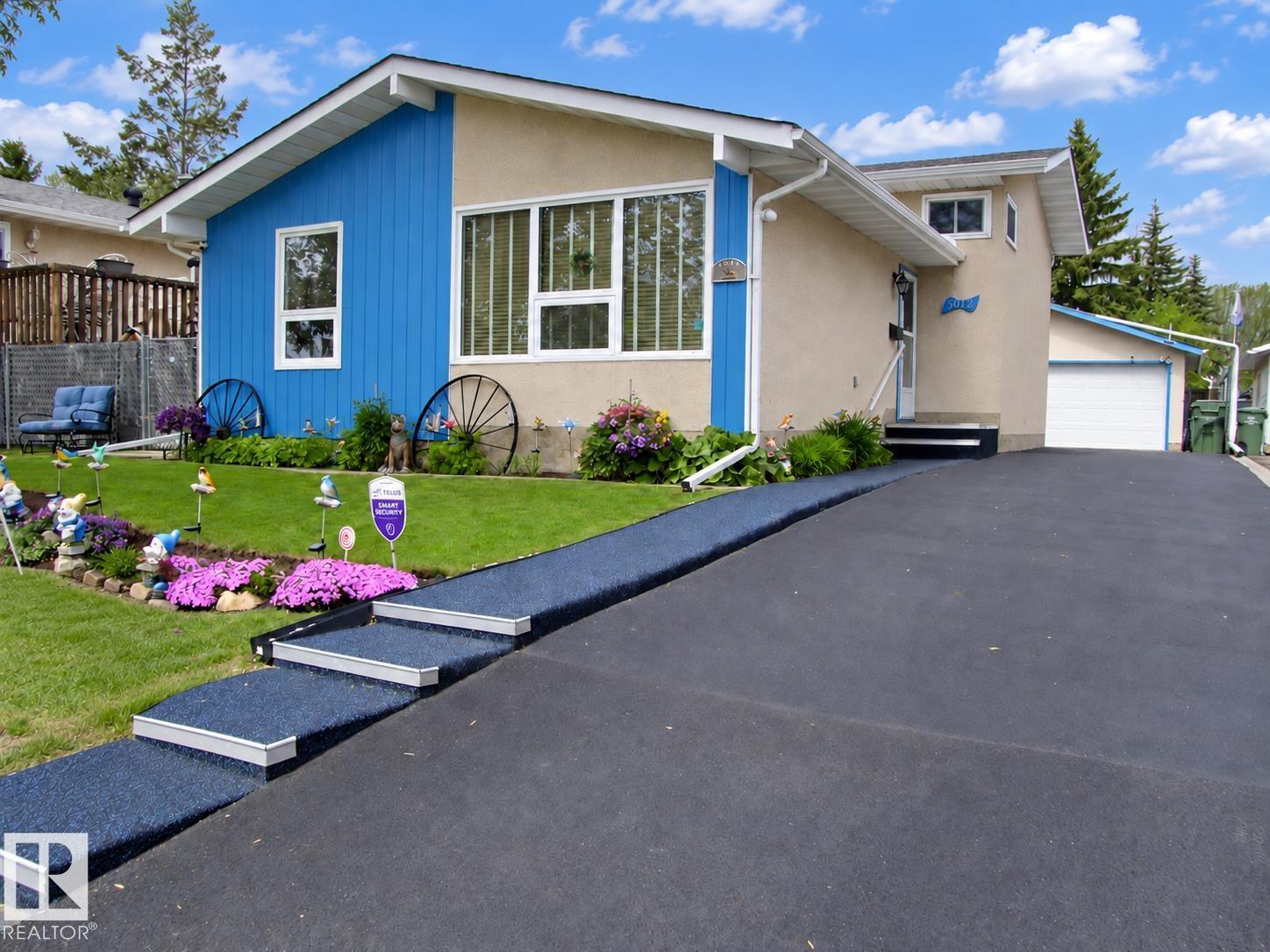 5012 57 Av Property Photo 1