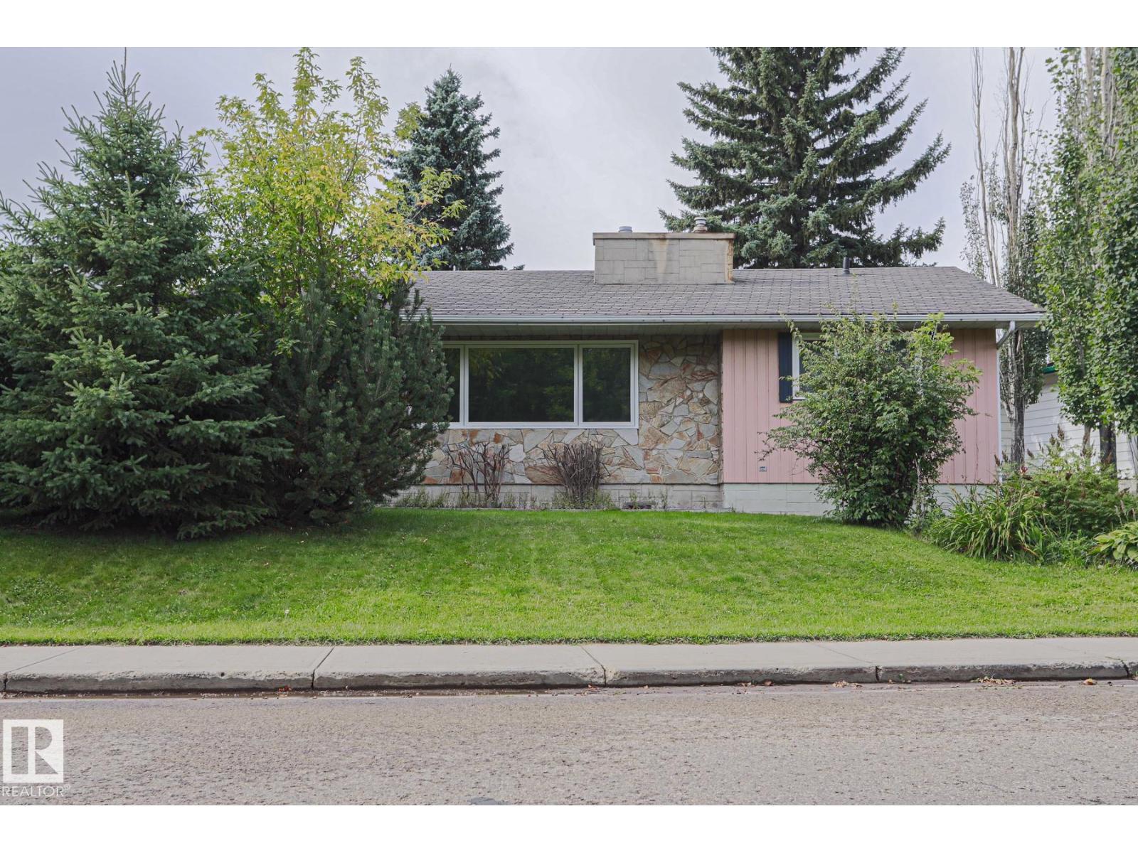 5807 48b Av Property Photo 2
