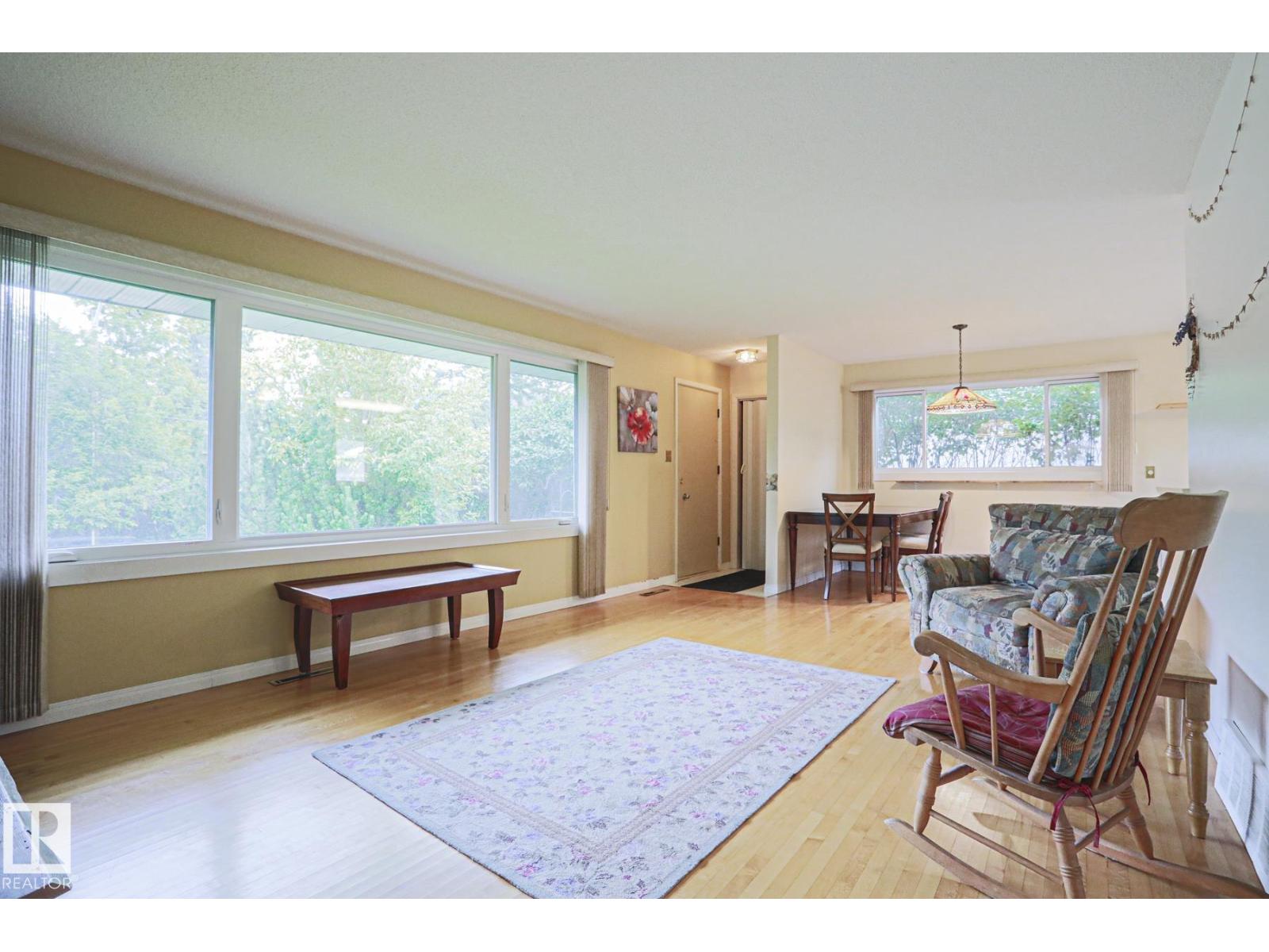 5807 48b Av Property Photo 7