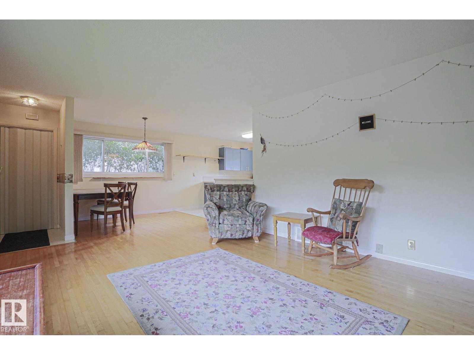 5807 48b Av Property Photo 8