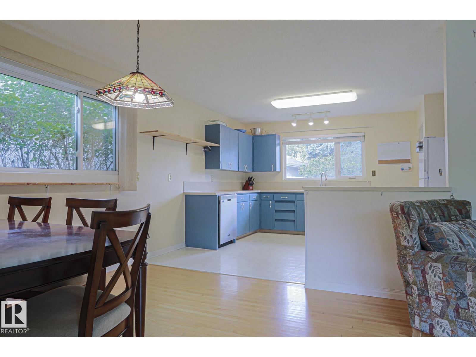 5807 48b Av Property Photo 9
