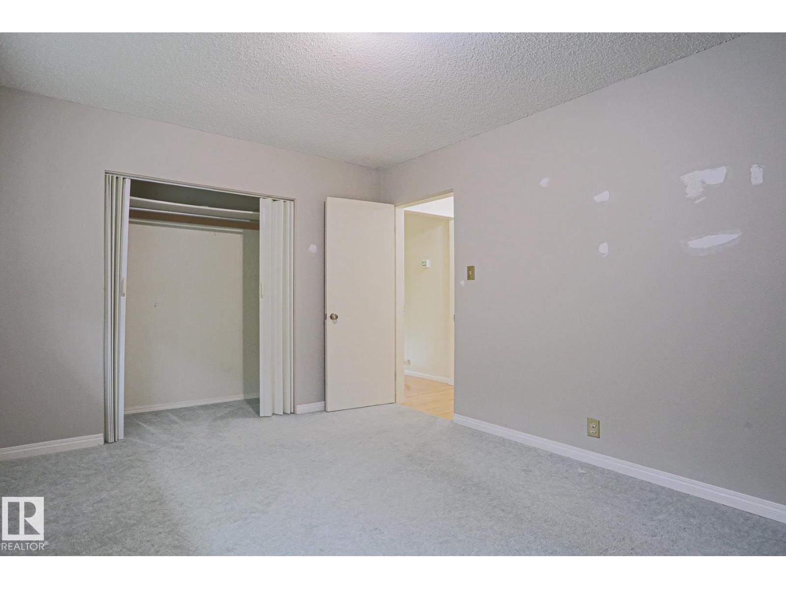 5807 48b Av Property Photo 19