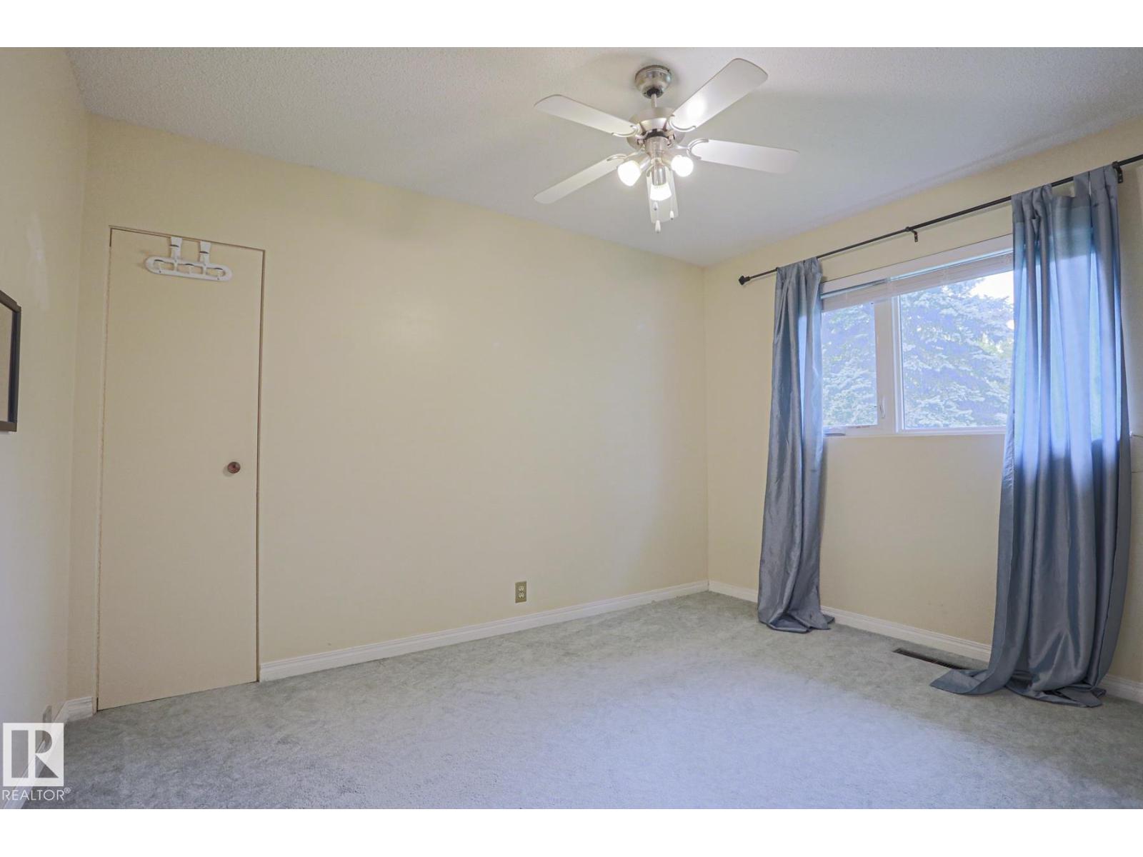 5807 48b Av Property Photo 23