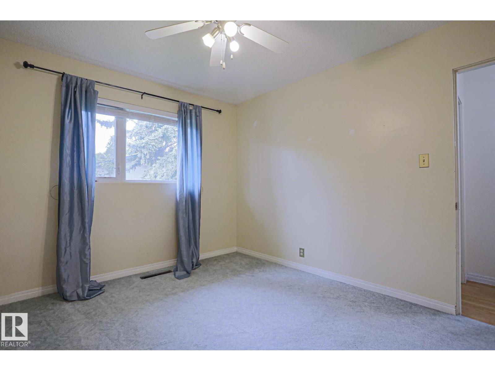 5807 48b Av Property Photo 24