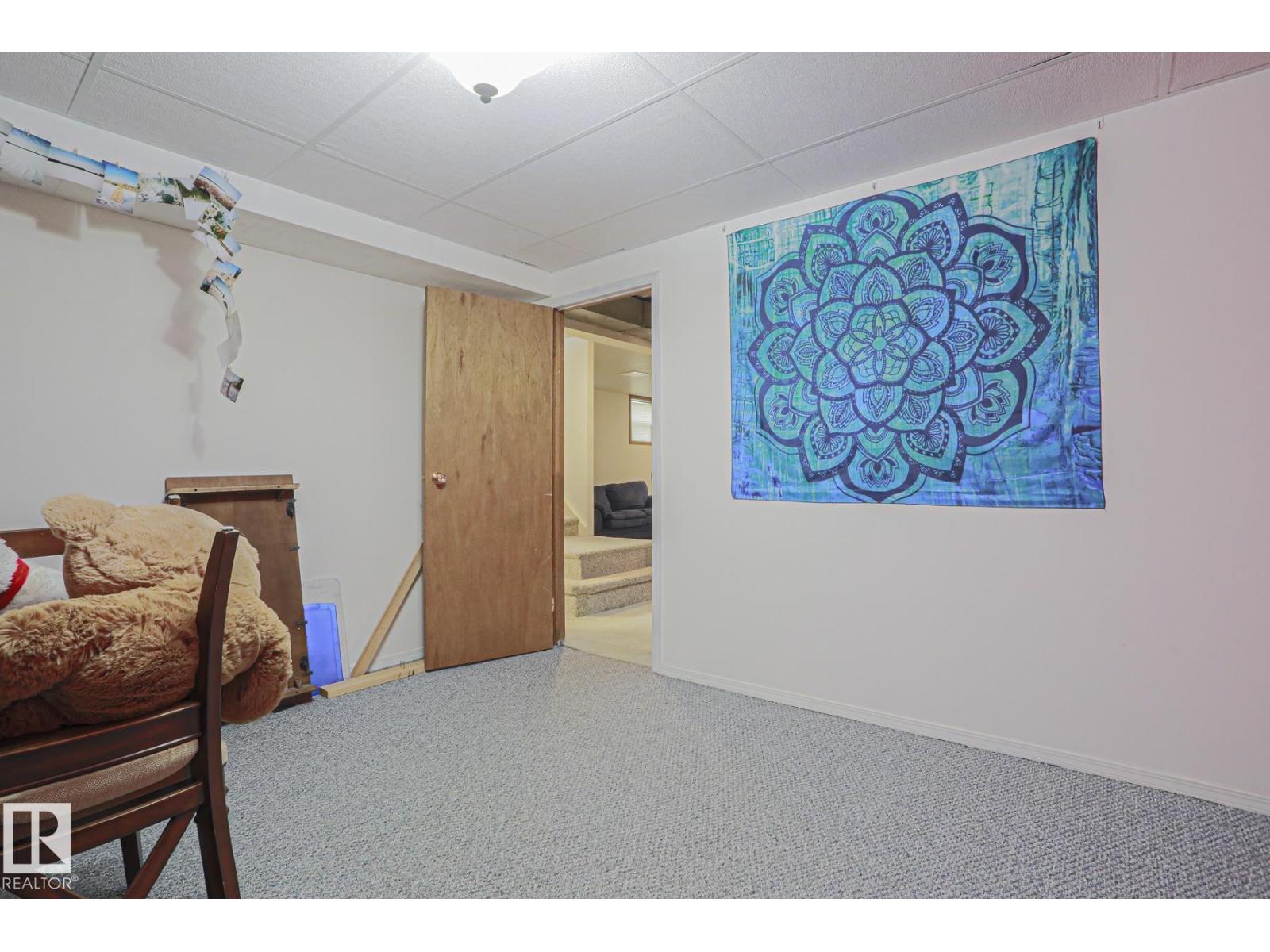 5807 48b Av Property Photo 33