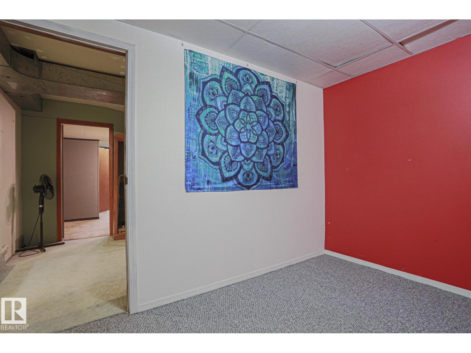 5807 48b Av Property Photo 34
