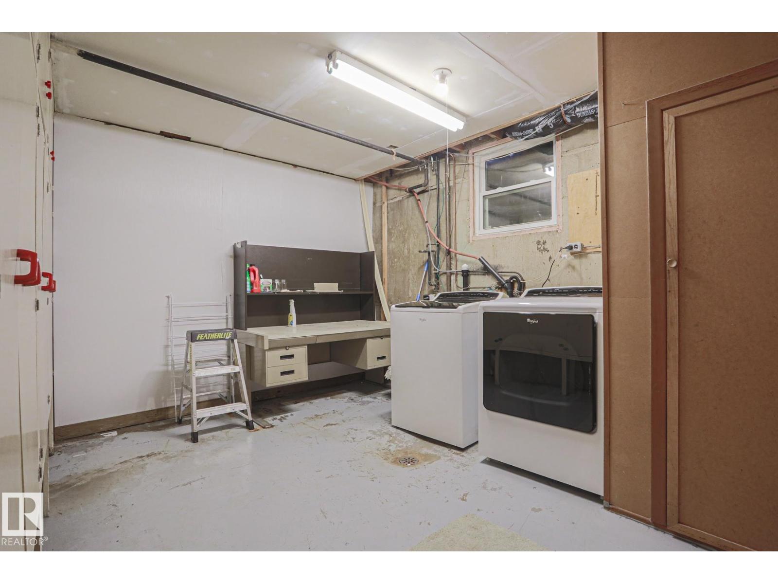 5807 48b Av Property Photo 37