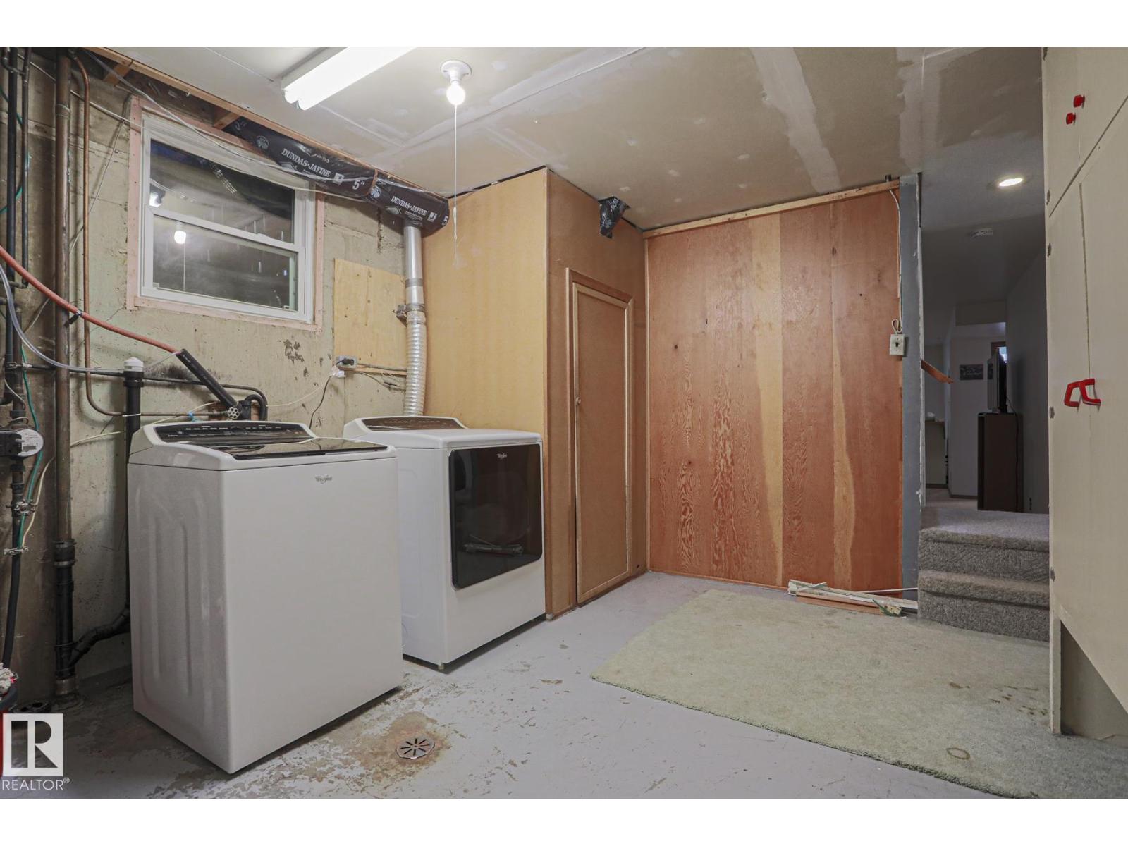 5807 48b Av Property Photo 39