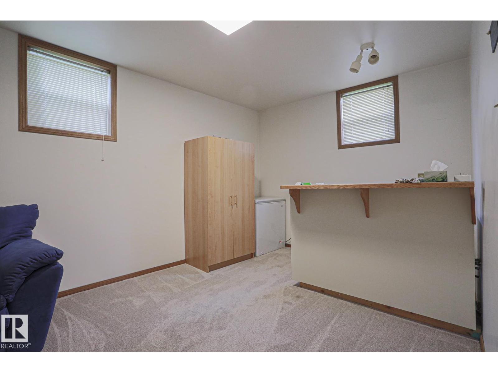 5807 48b Av Property Photo 48