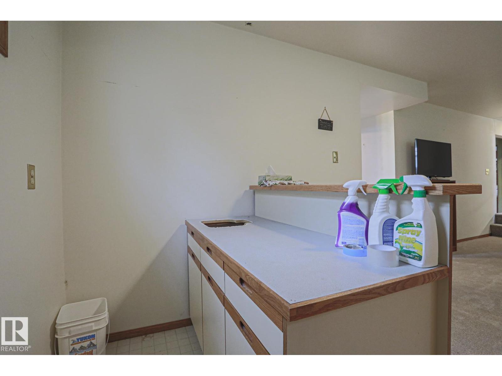 5807 48b Av Property Photo 49