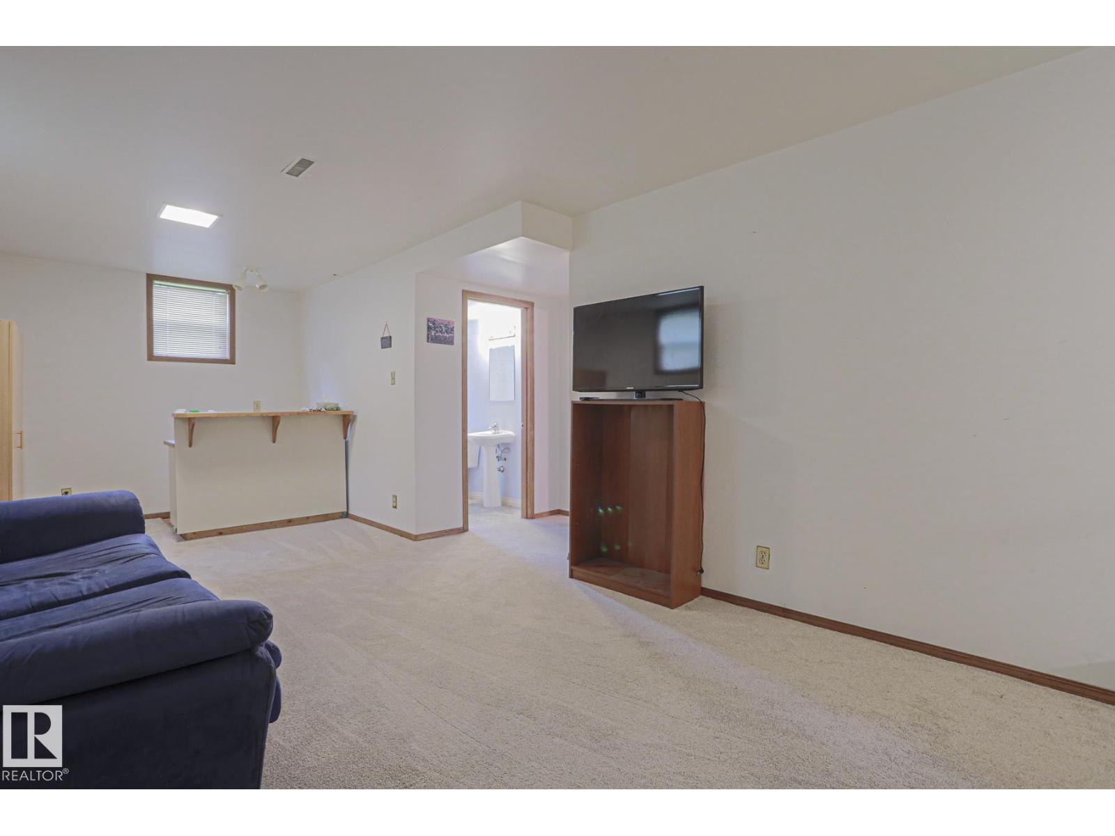 5807 48b Av Property Photo 51