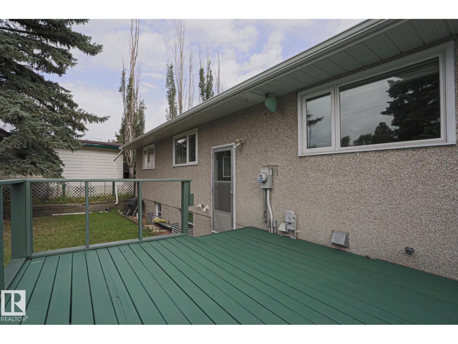 5807 48b Av Property Photo 54