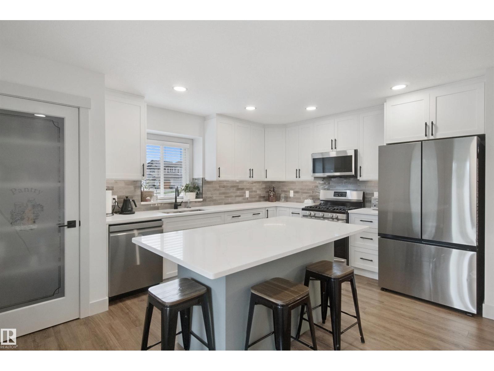46 Guenette Cr Property Photo 3