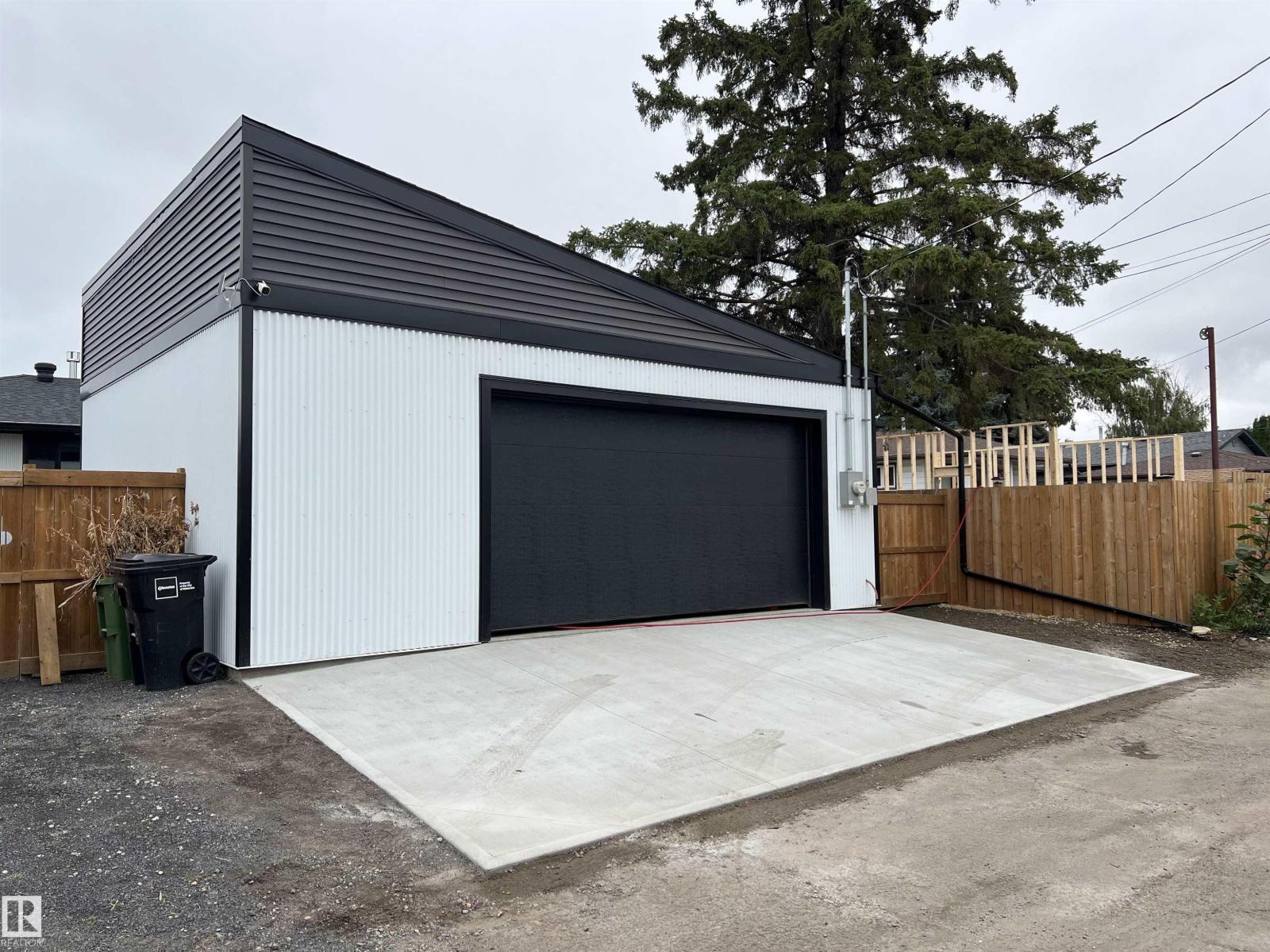 6115 95 Av Nw Property Photo 4