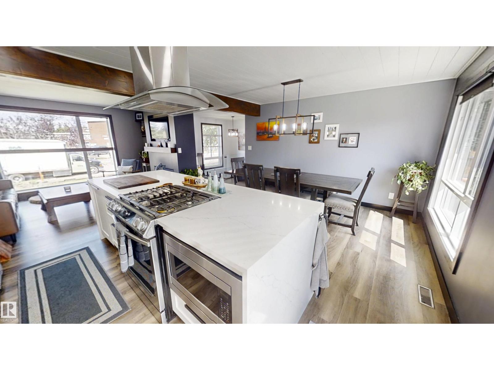 6115 95 Av Nw Property Photo 5