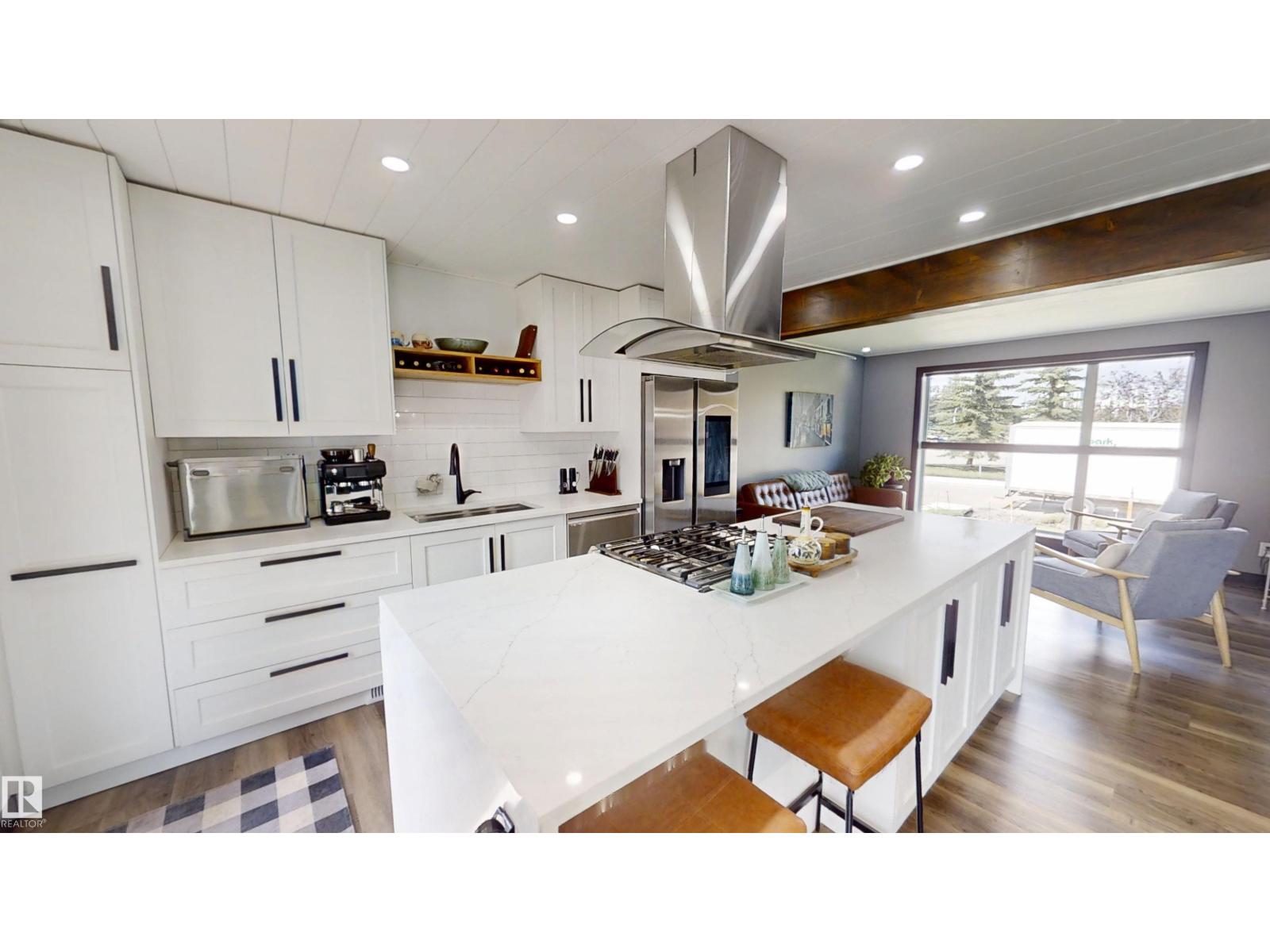 6115 95 Av Nw Property Photo 6