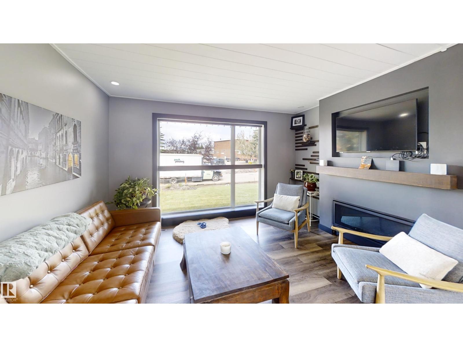 6115 95 Av Nw Property Photo 12