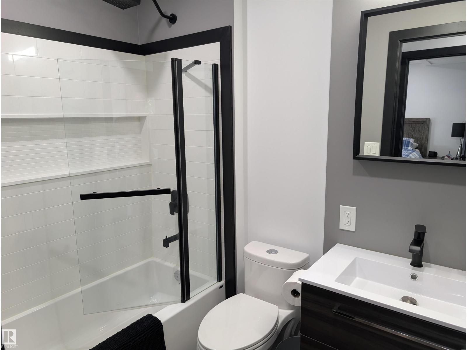 6115 95 Av Nw Property Photo 17