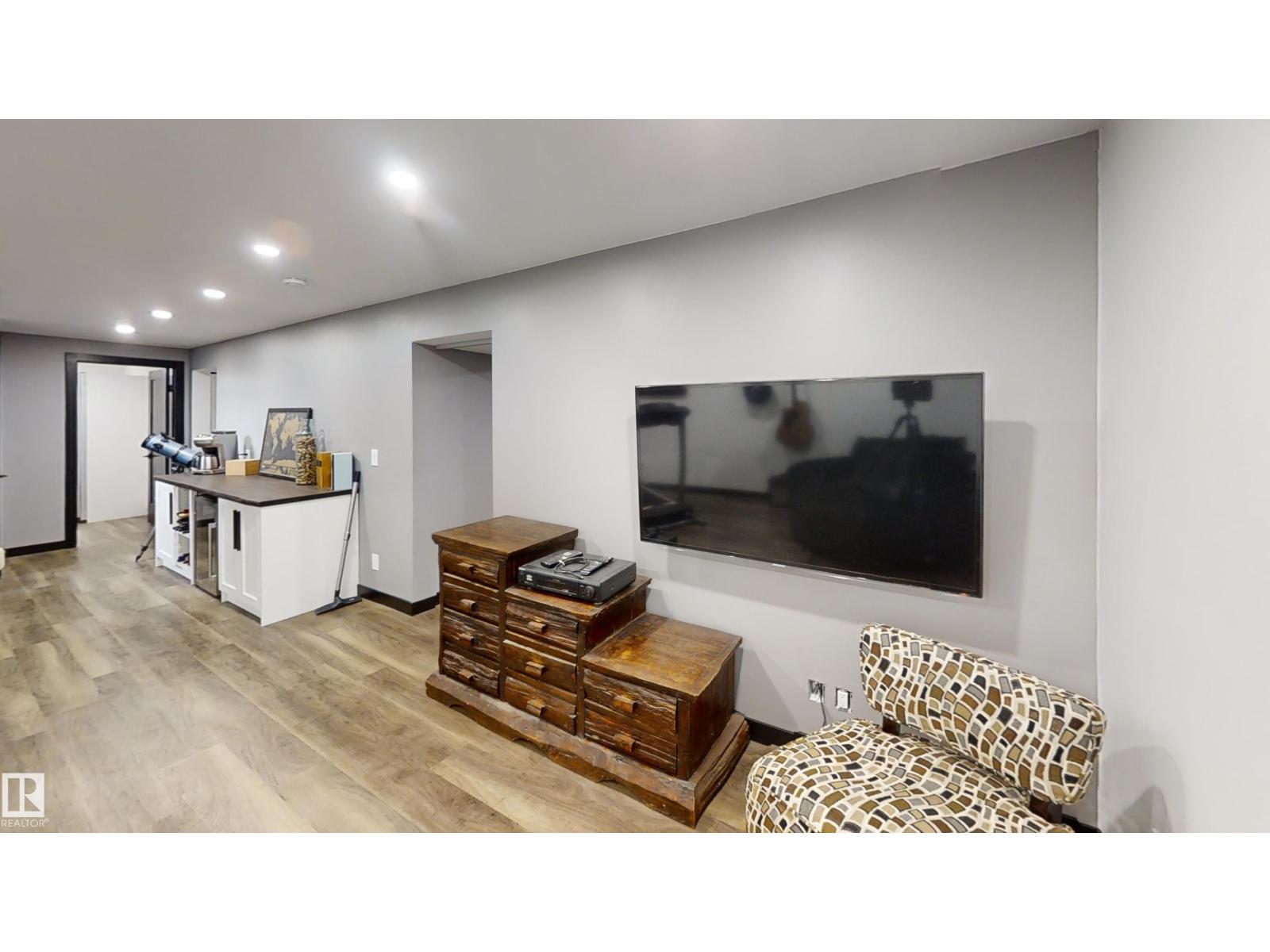 6115 95 Av Nw Property Photo 20