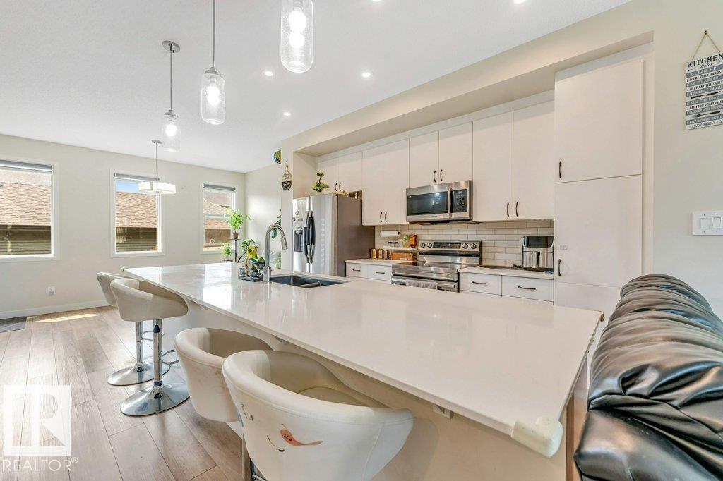 5315 22 Av Sw Property Photo 9